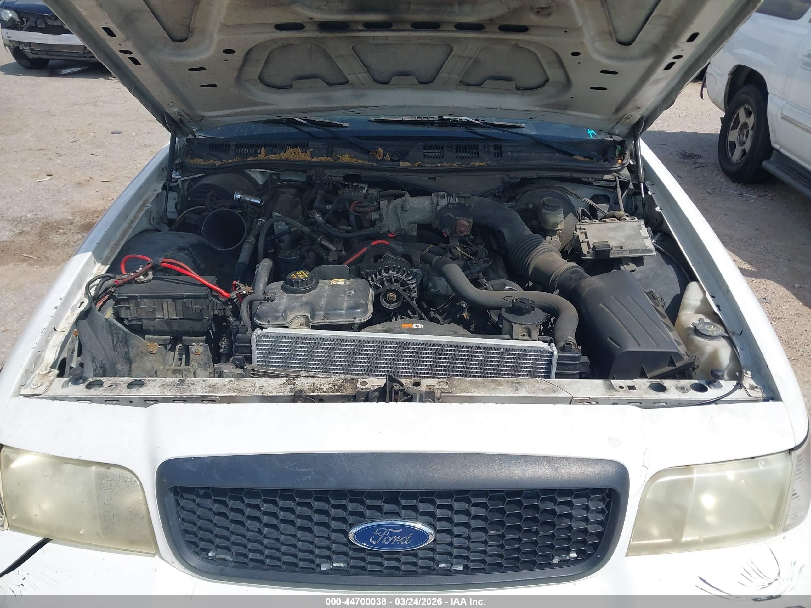 FORD CROWN image 10