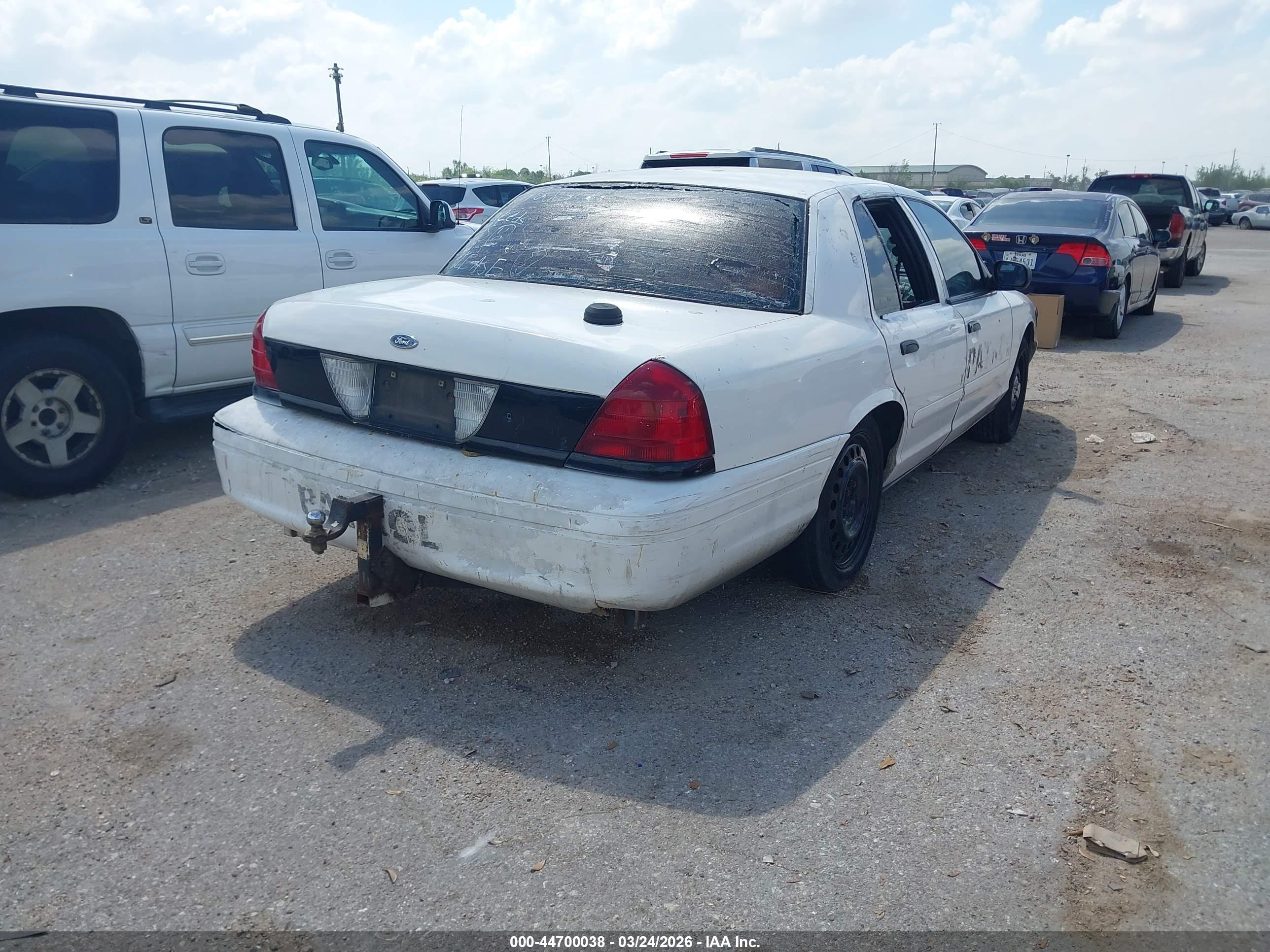 FORD CROWN image 4