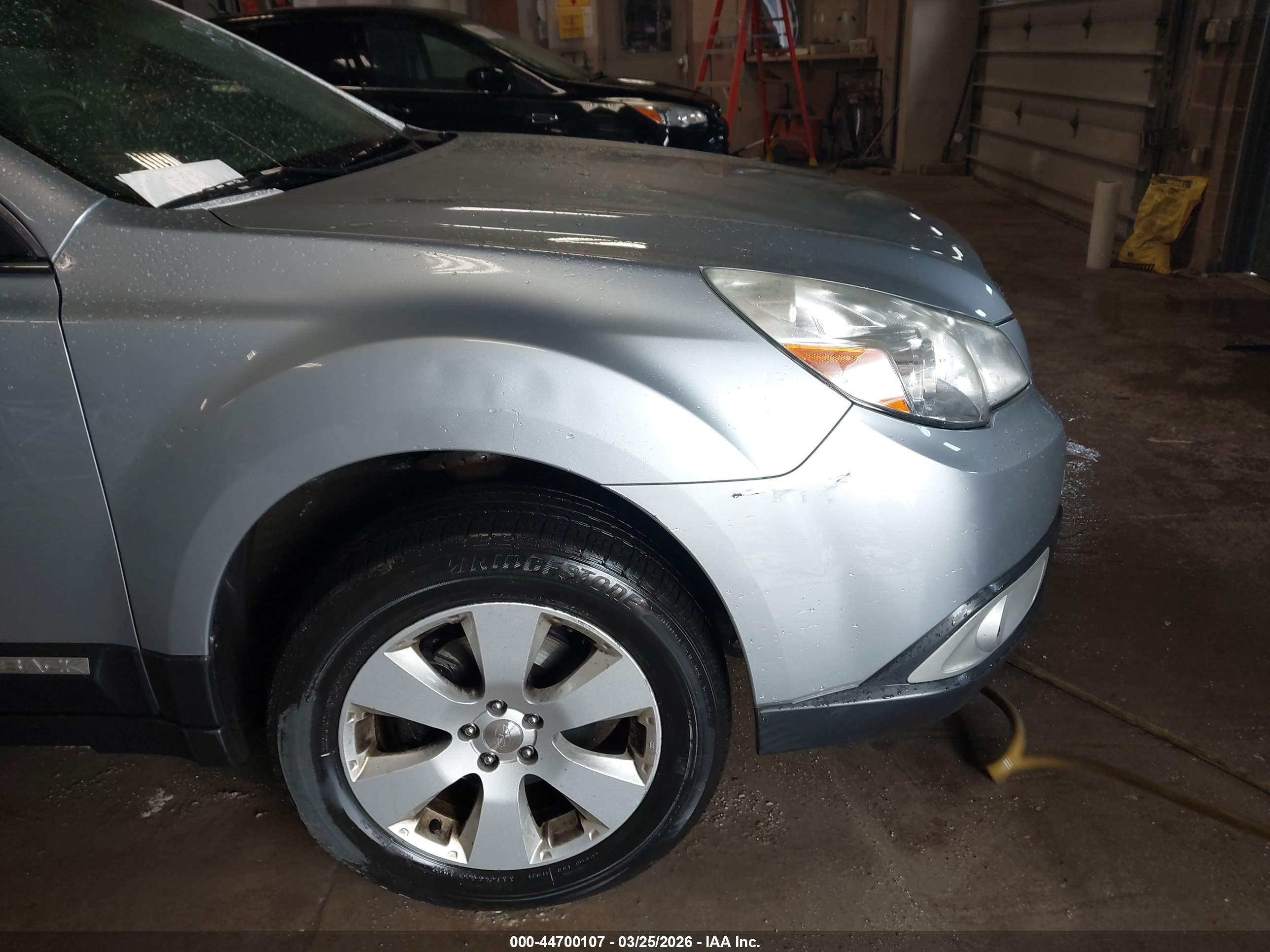 SUBARU OUTBACK image 6