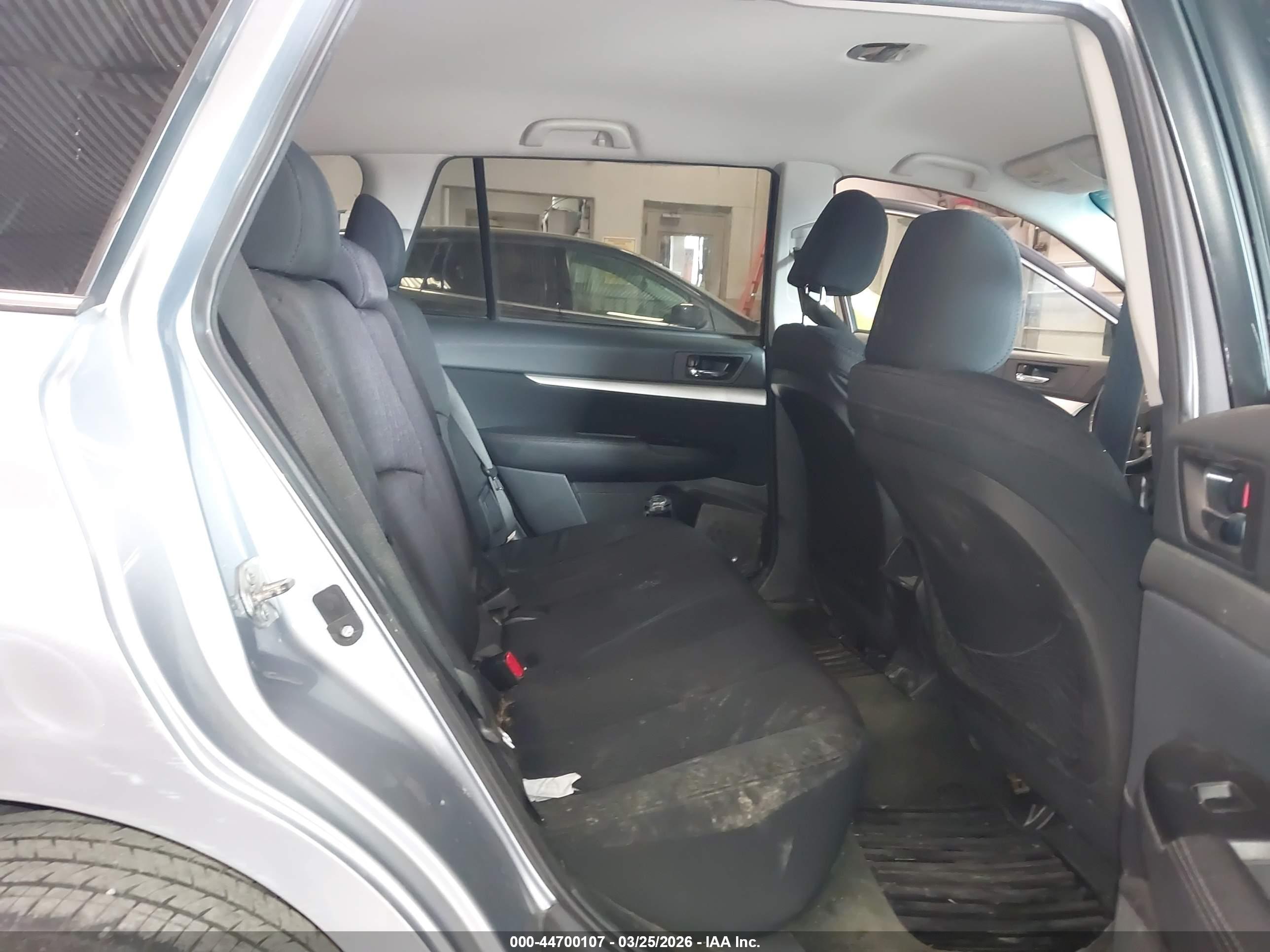 SUBARU OUTBACK image 8