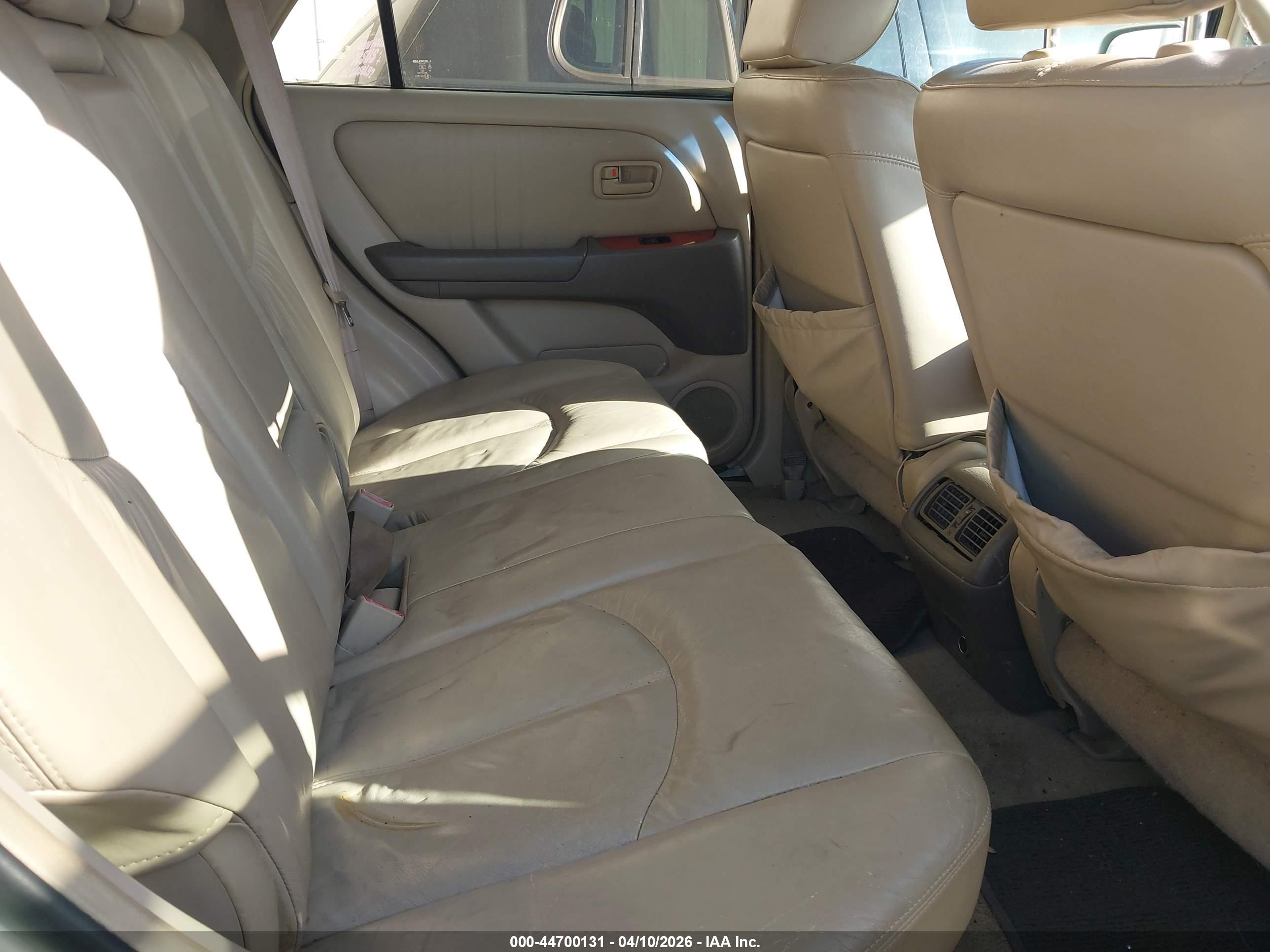 LEXUS RX image 8