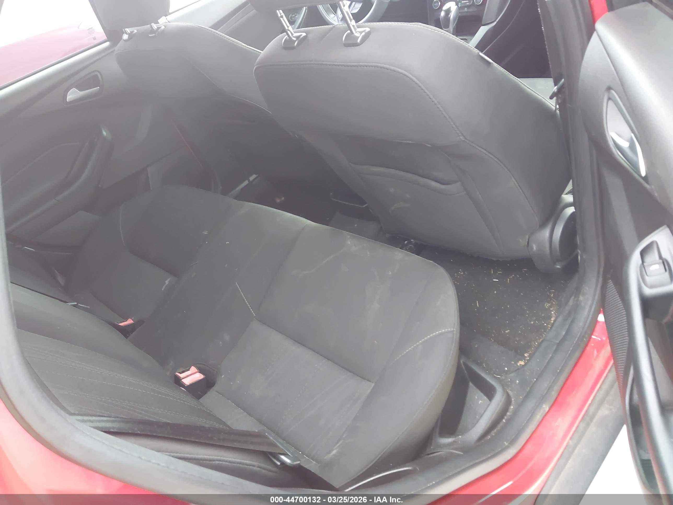 FORD FOCUS image 8