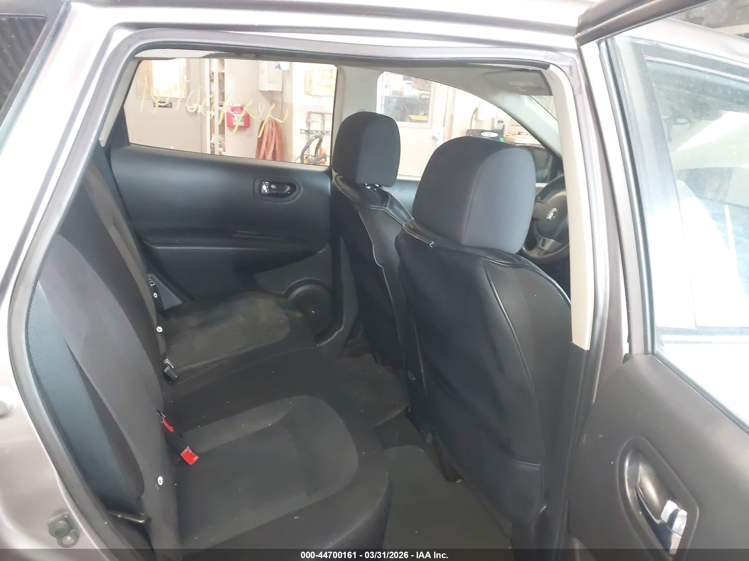NISSAN ROGUE image 8