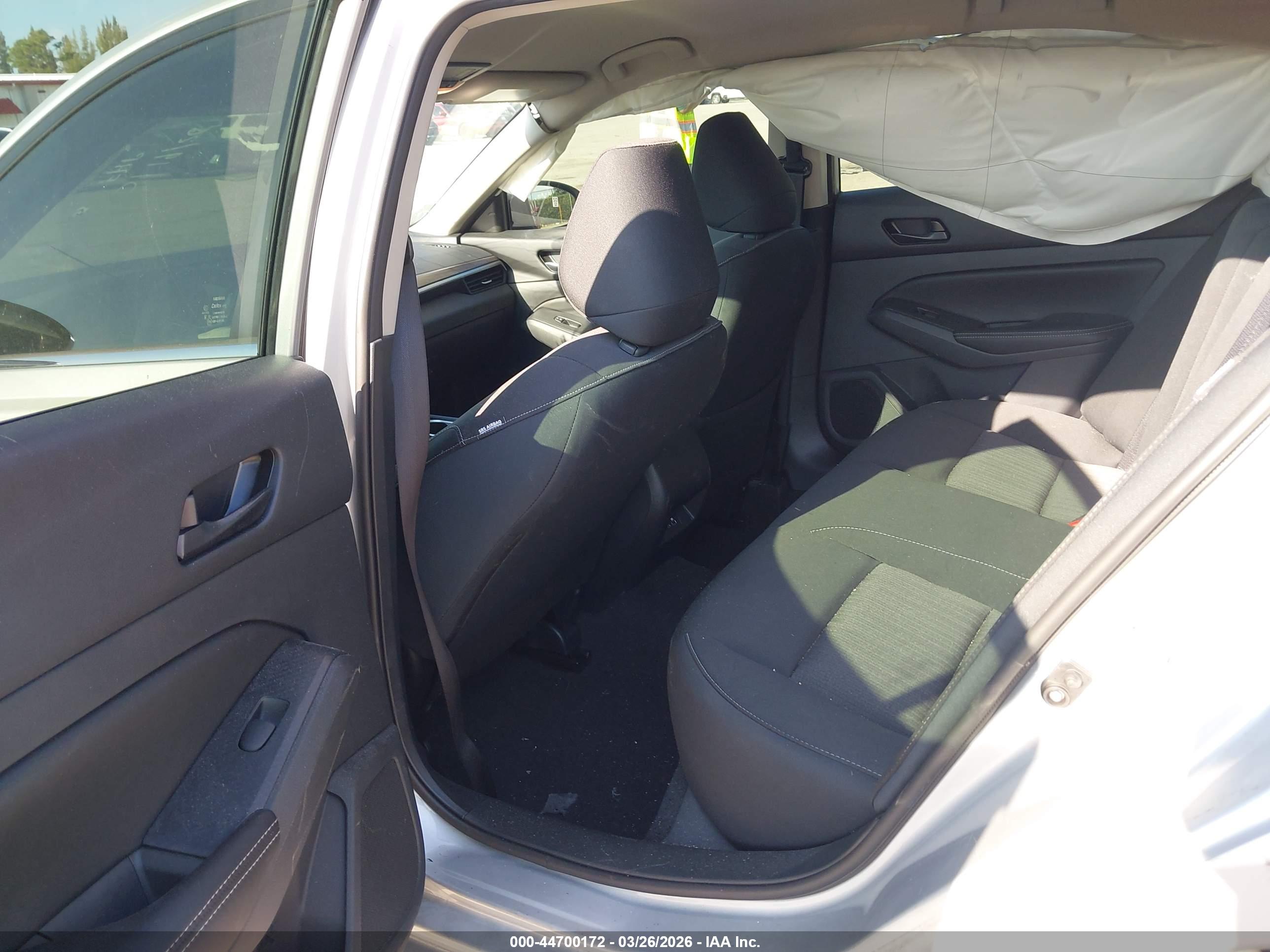 NISSAN ALTIMA image 8