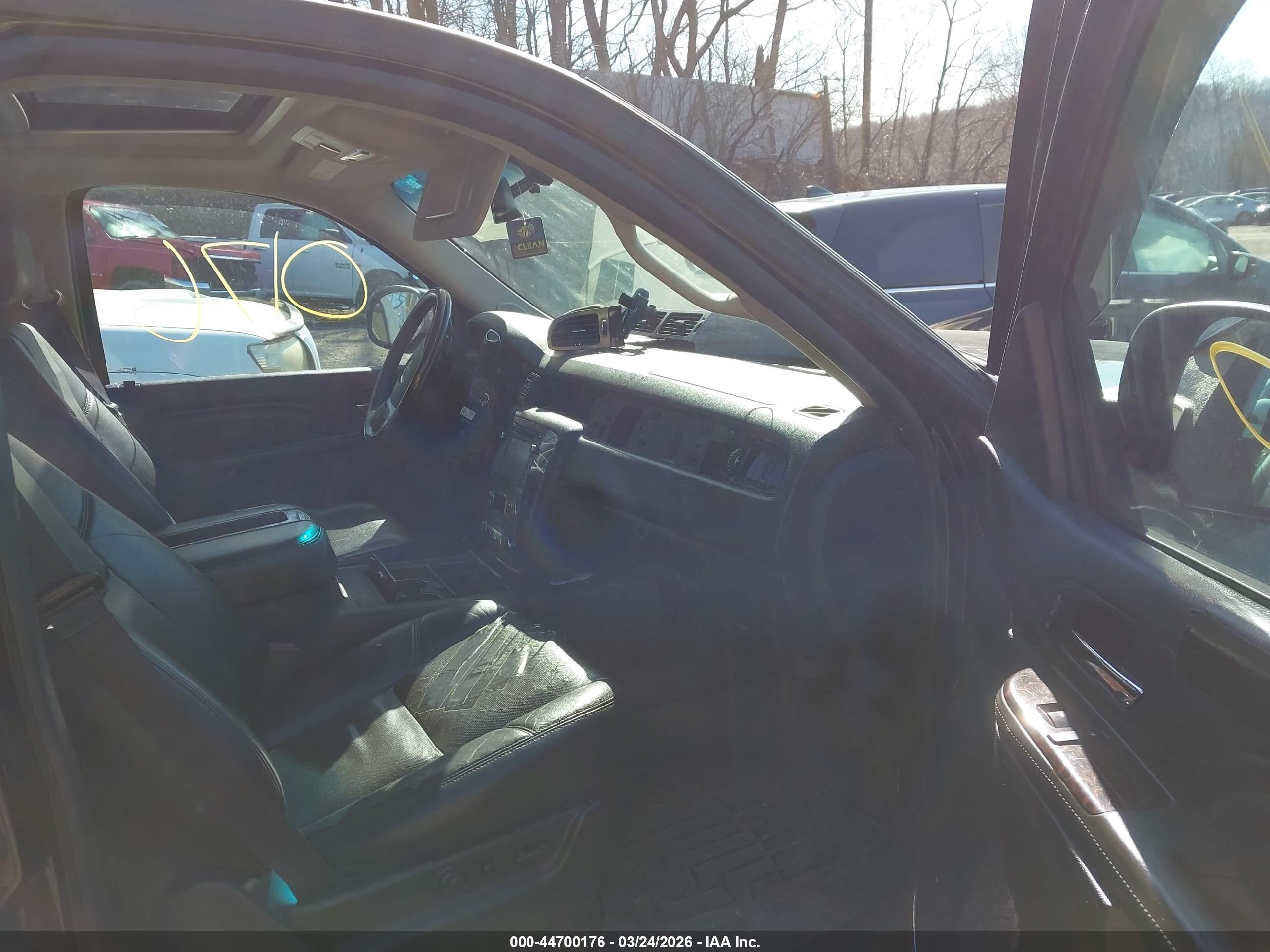 GMC YUKON image 5