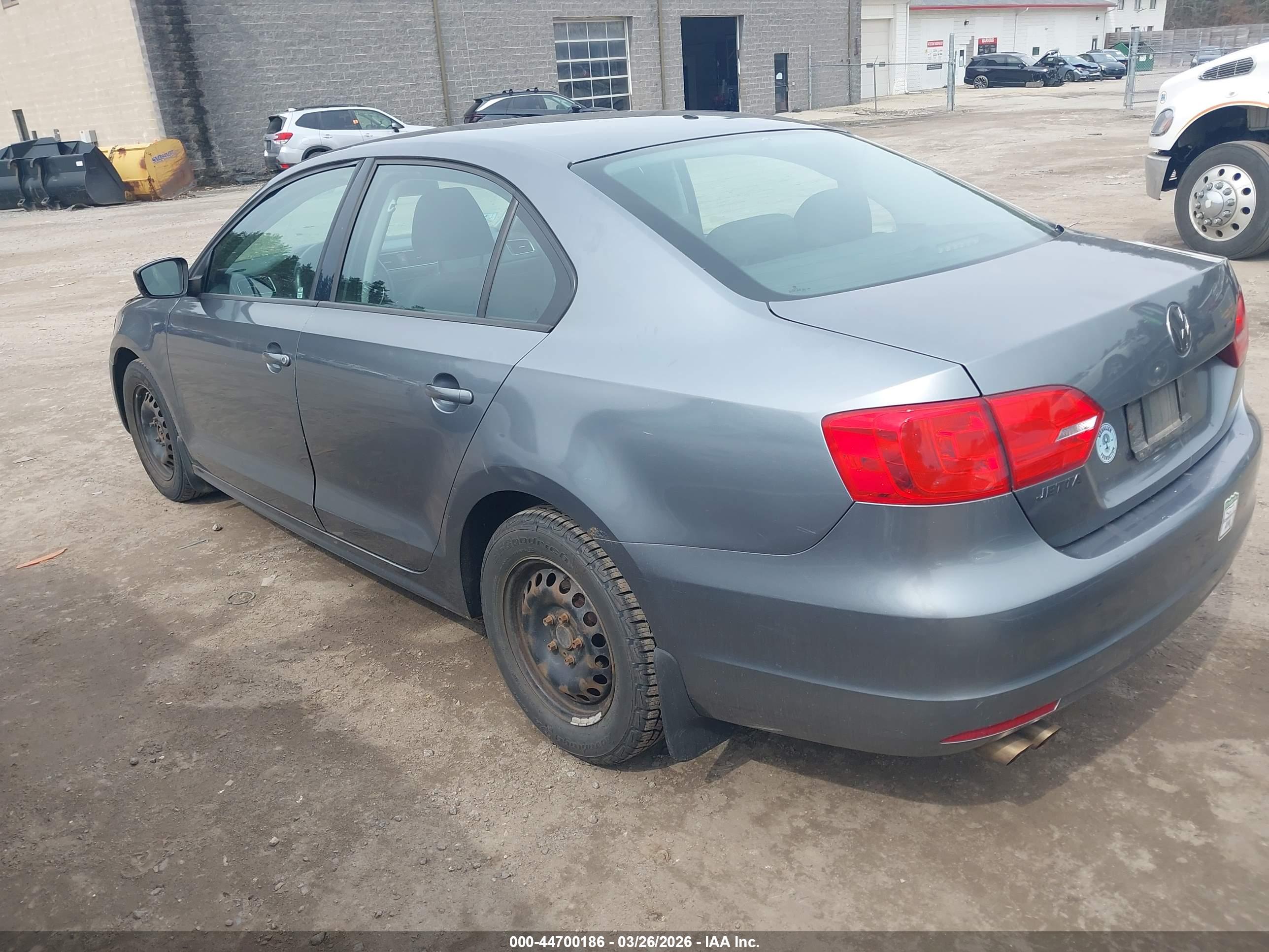 VOLKSWAGEN JETTA image 3
