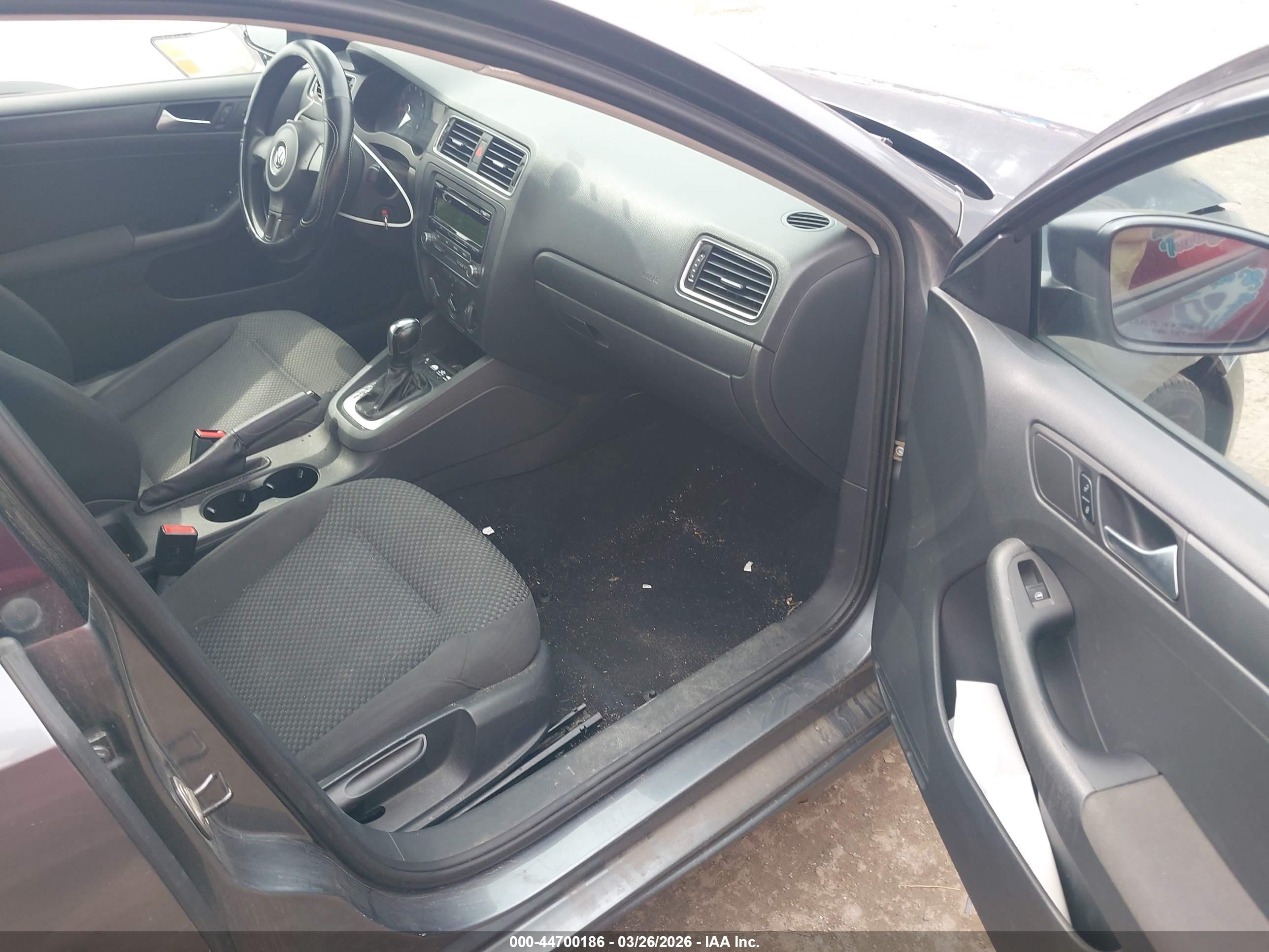 VOLKSWAGEN JETTA image 5