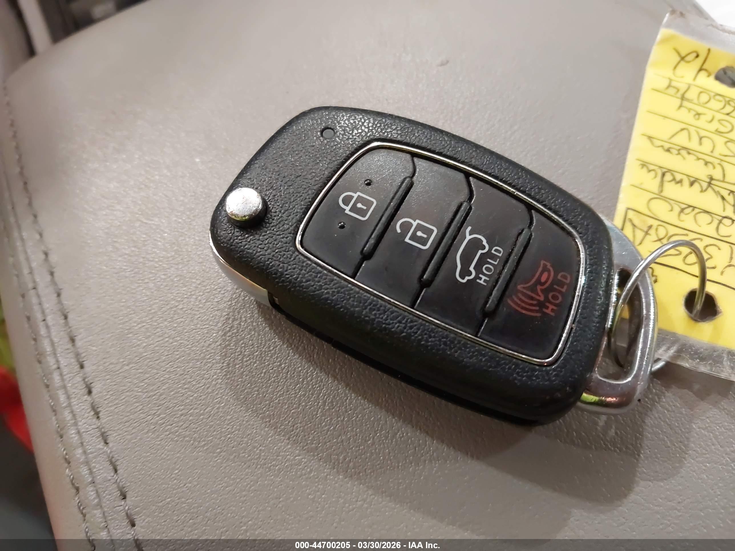 HYUNDAI TUCSON image 11
