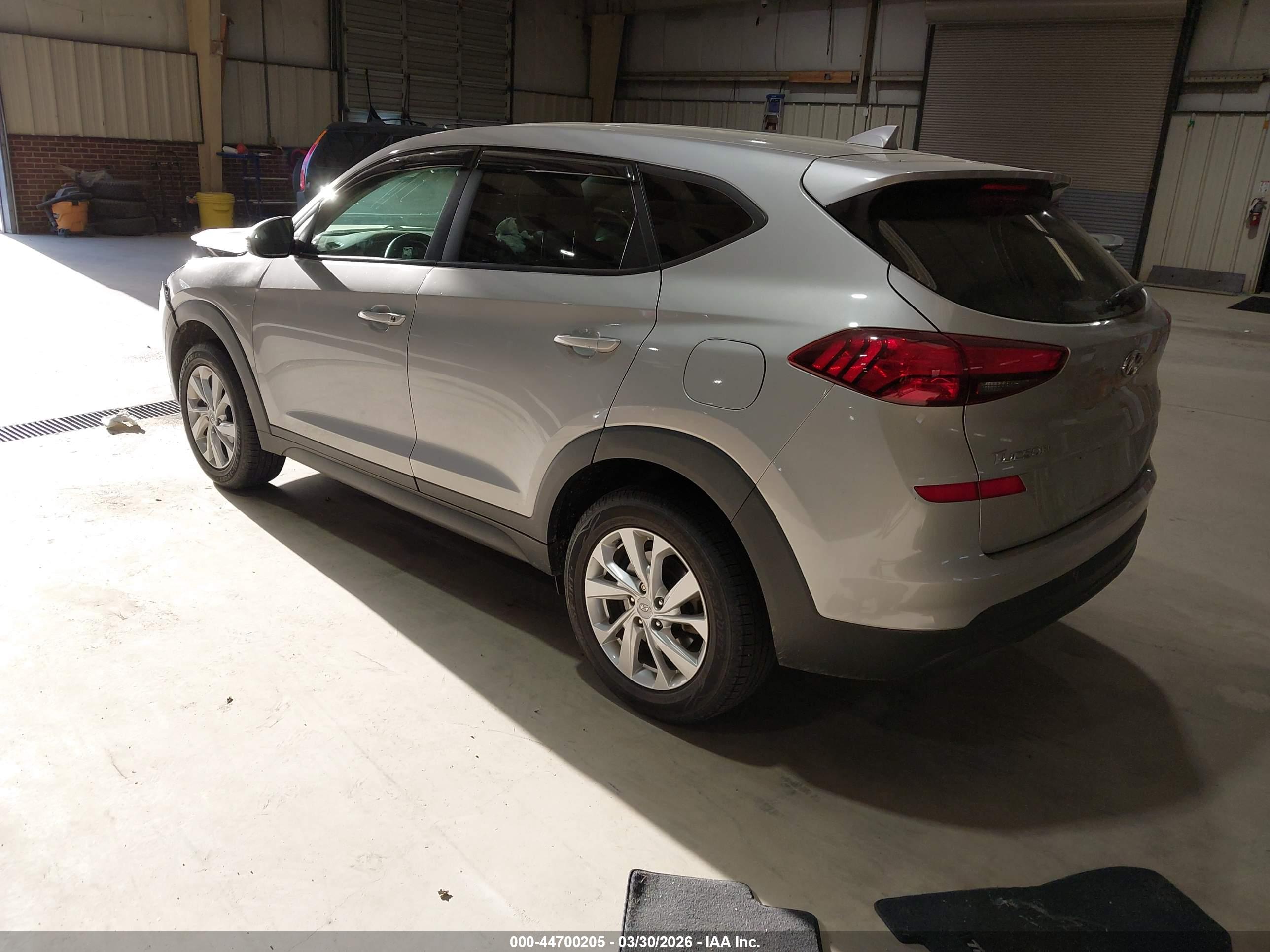HYUNDAI TUCSON image 3