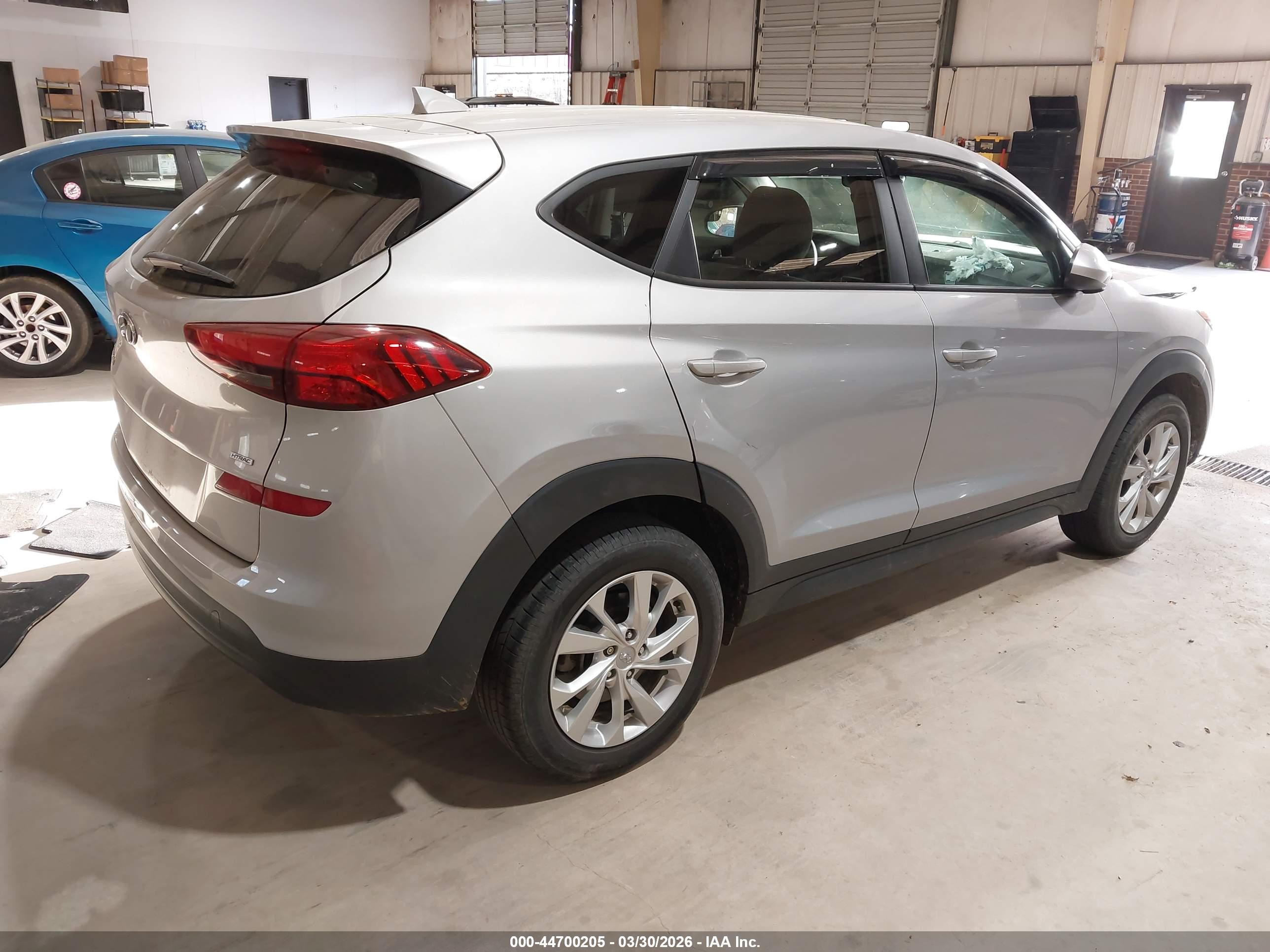 HYUNDAI TUCSON image 4