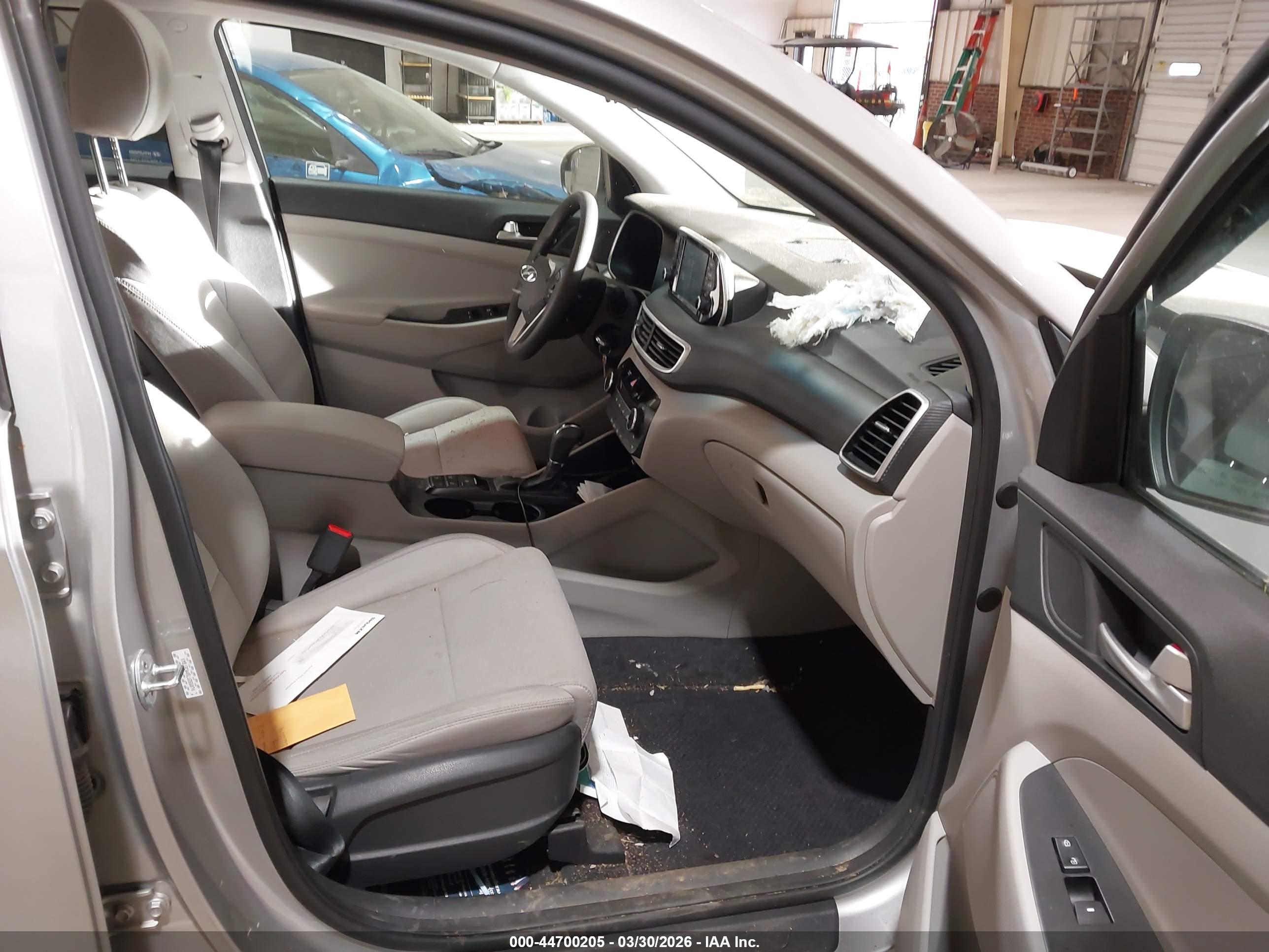 HYUNDAI TUCSON image 5