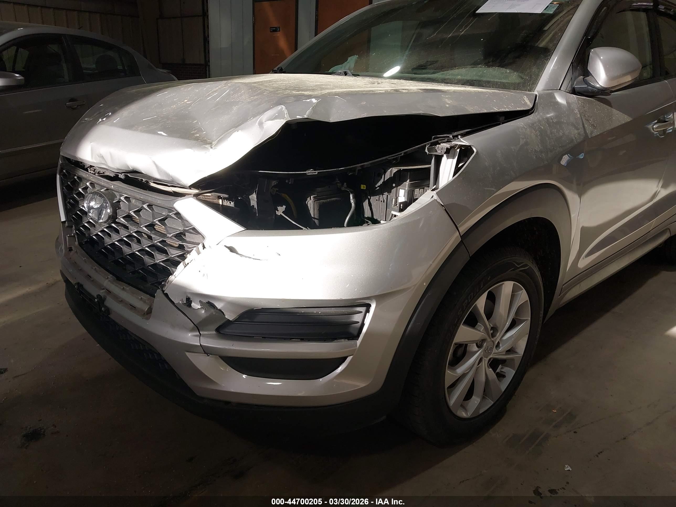 HYUNDAI TUCSON image 6