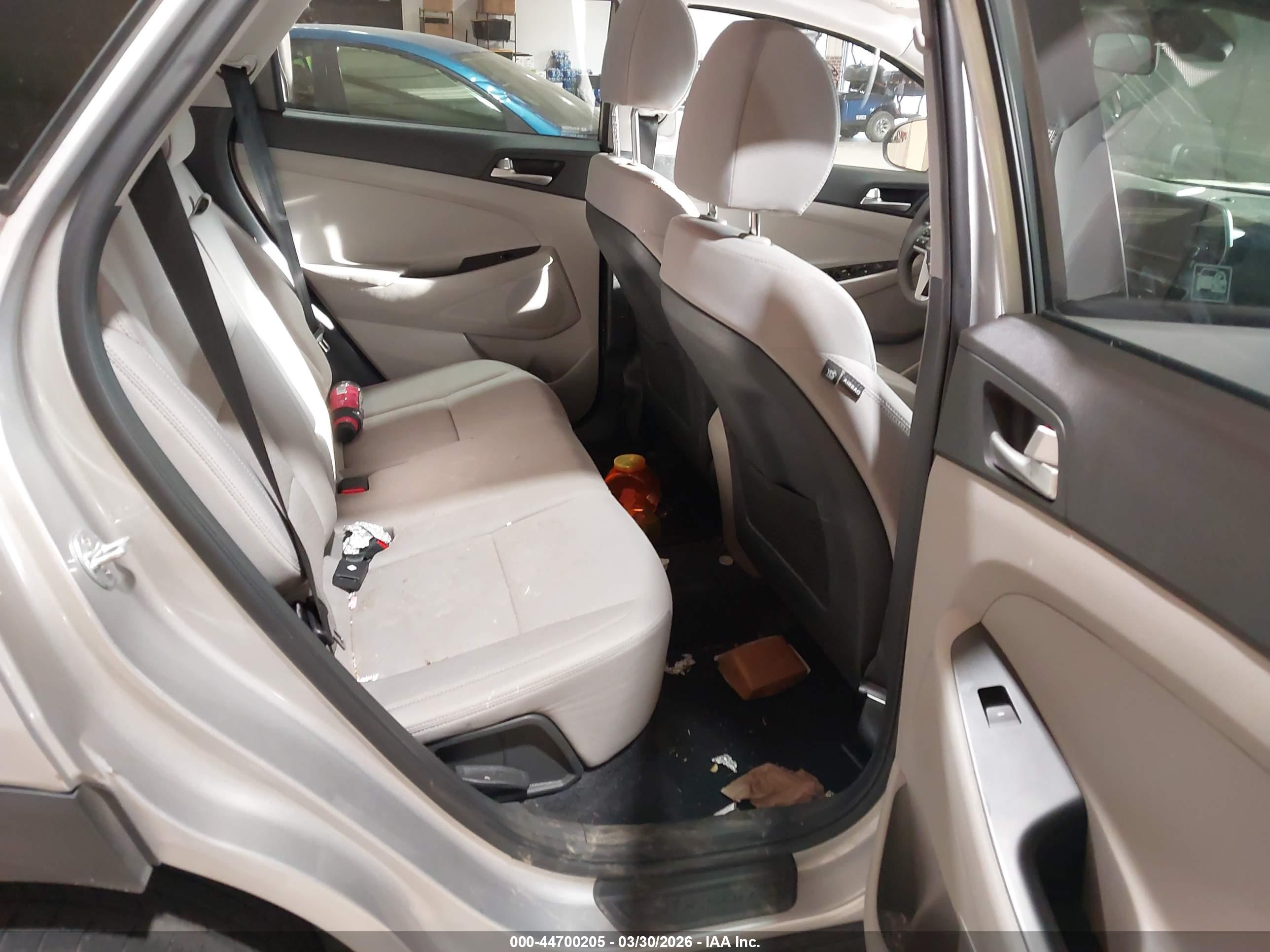 HYUNDAI TUCSON image 8