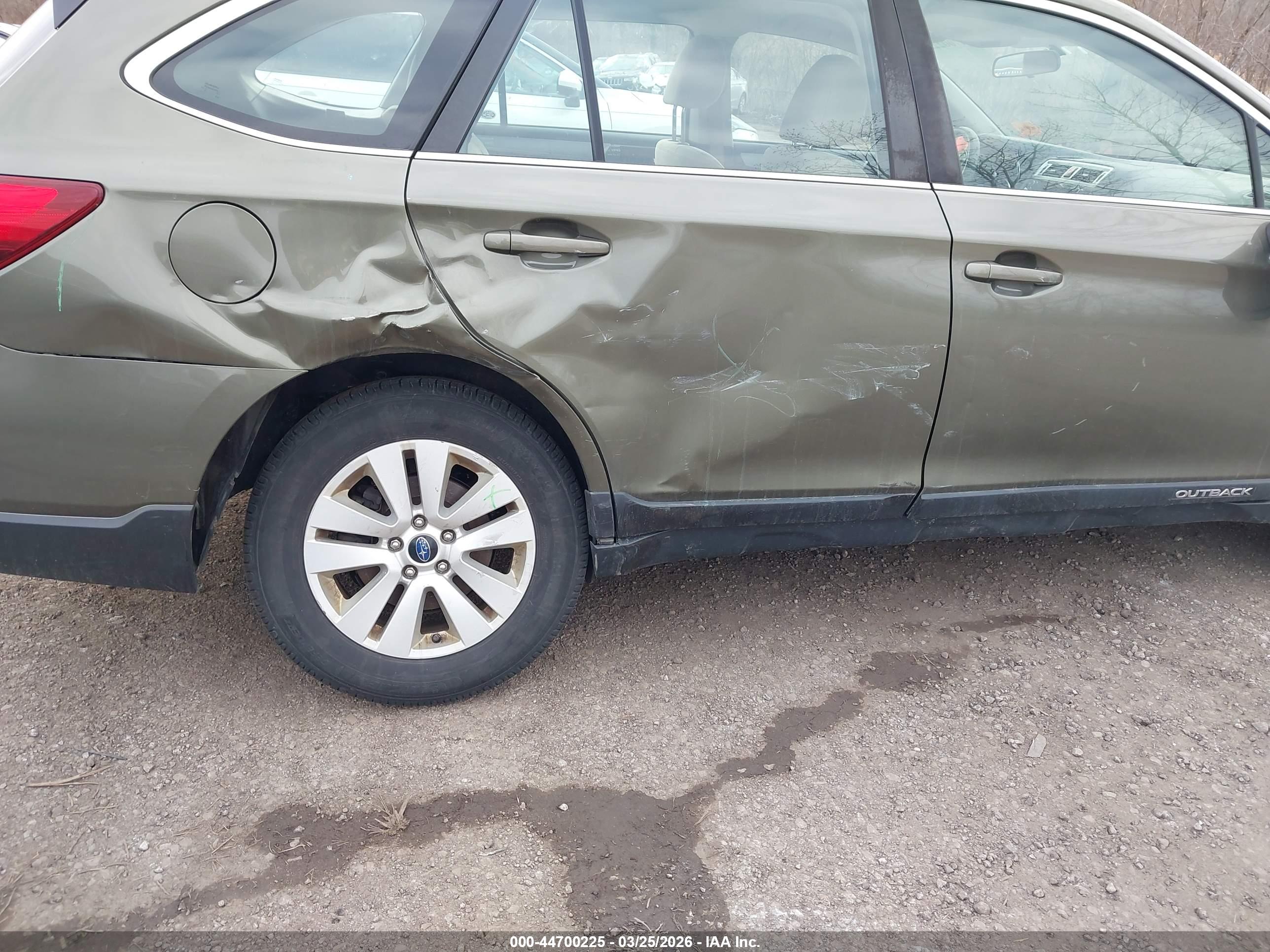 SUBARU OUTBACK image 6