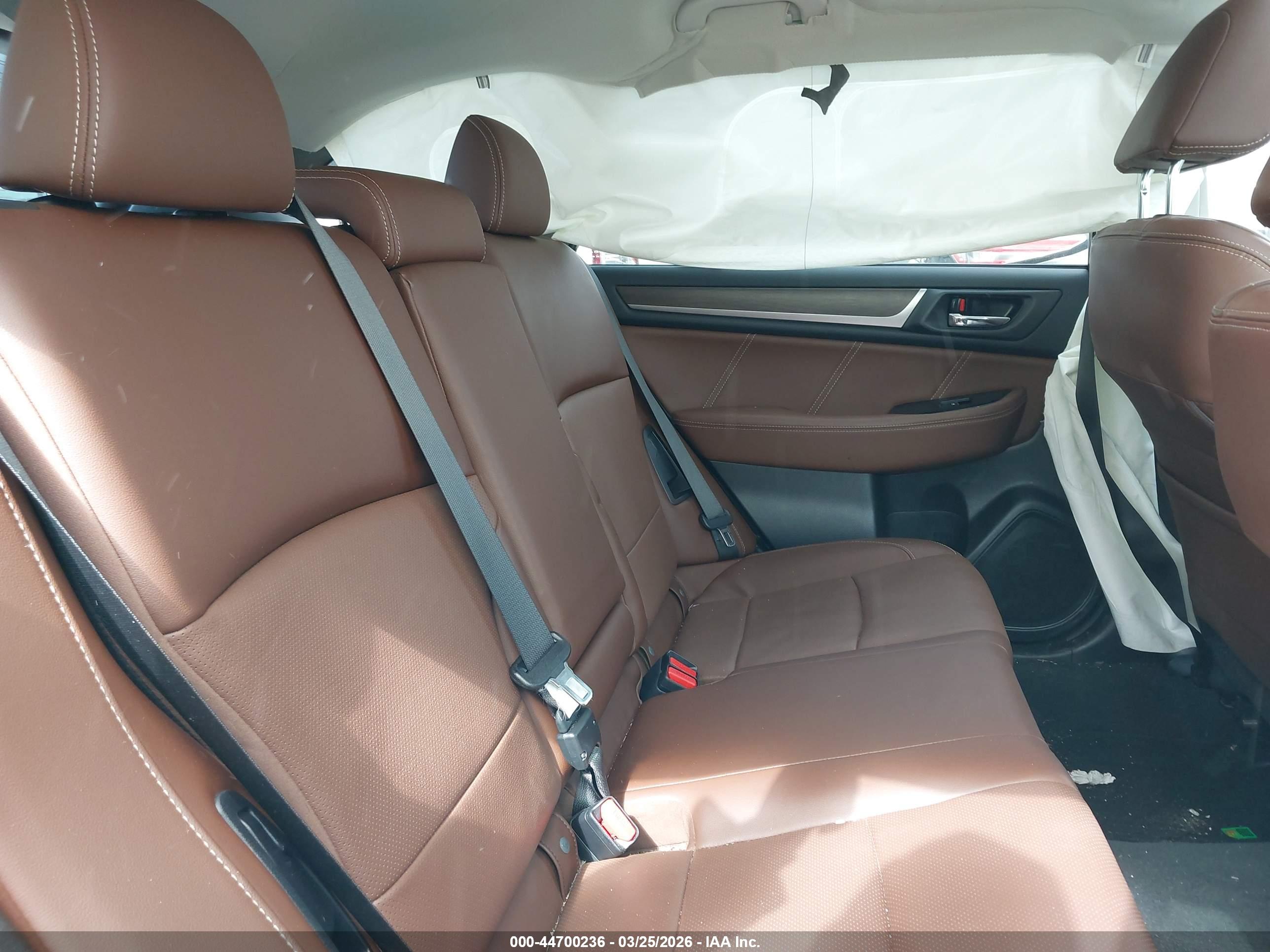 SUBARU OUTBACK image 8