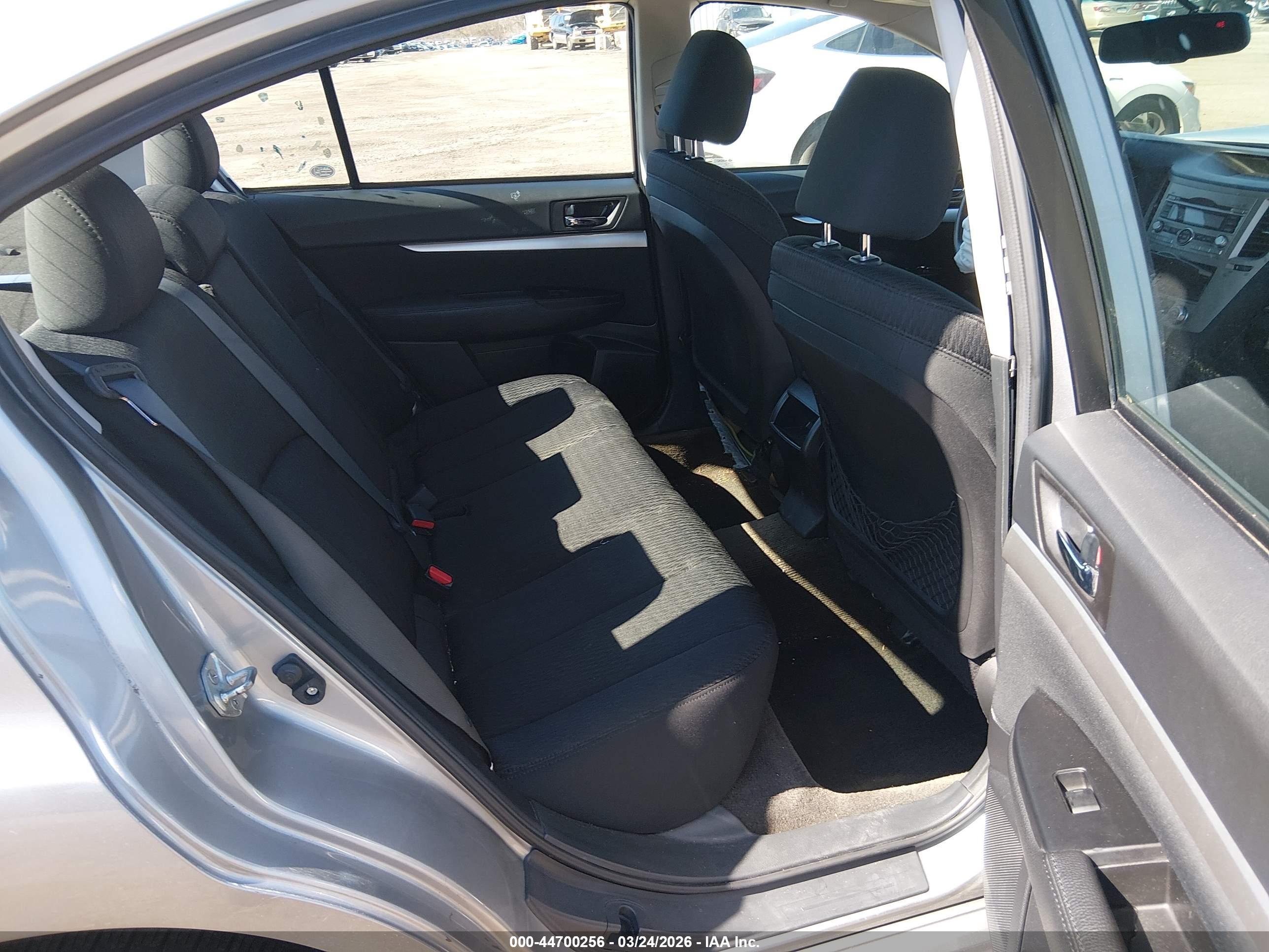 SUBARU LEGACY image 8