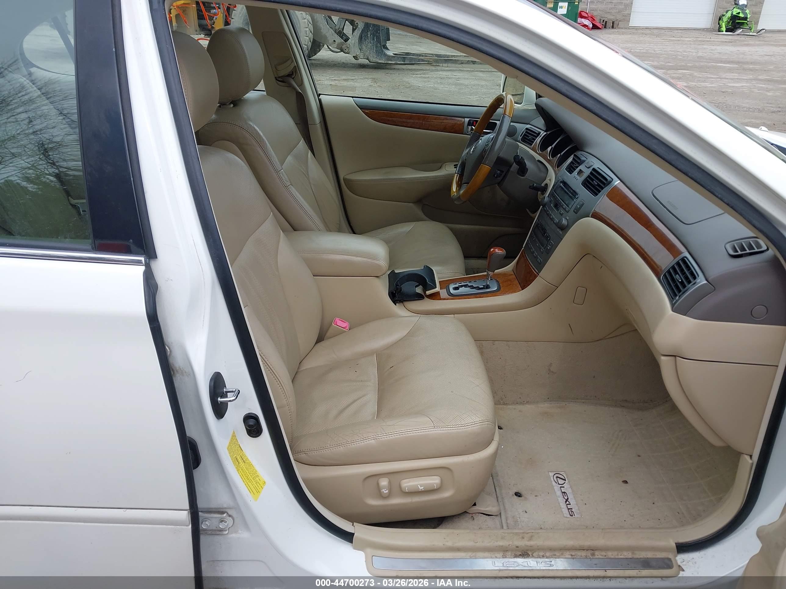 LEXUS ES image 5
