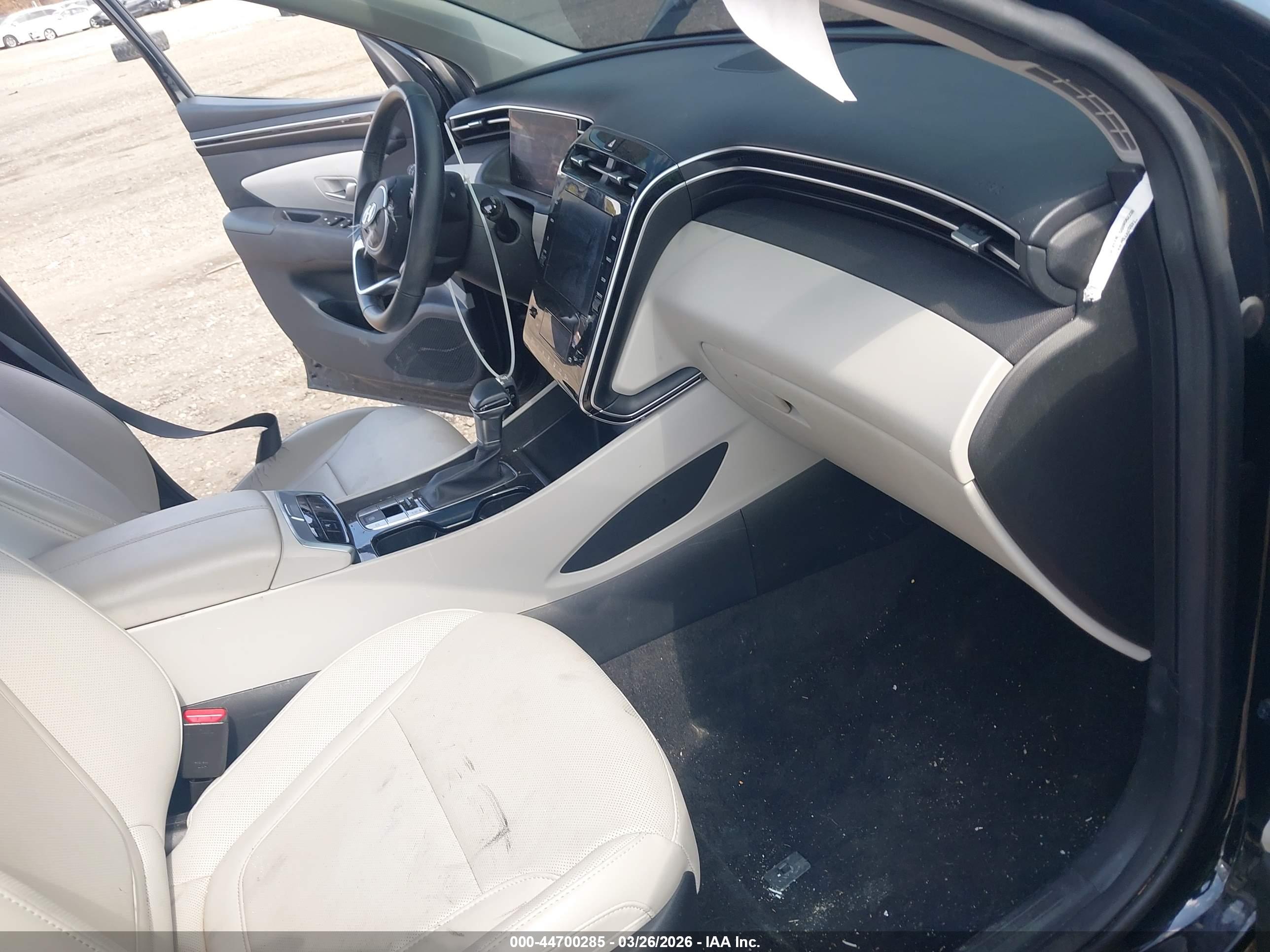 HYUNDAI TUCSON image 5