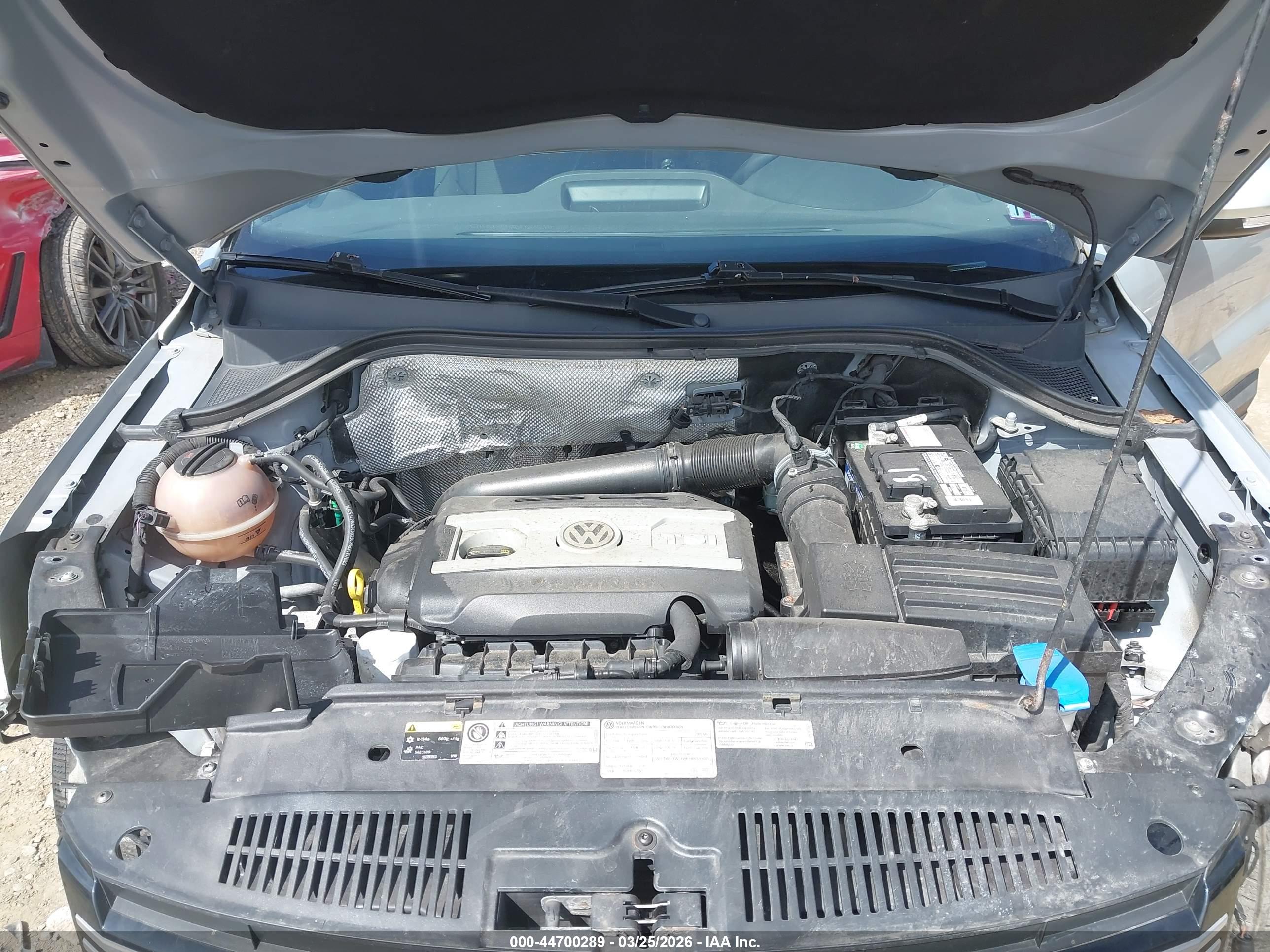 VOLKSWAGEN TIGUAN image 10