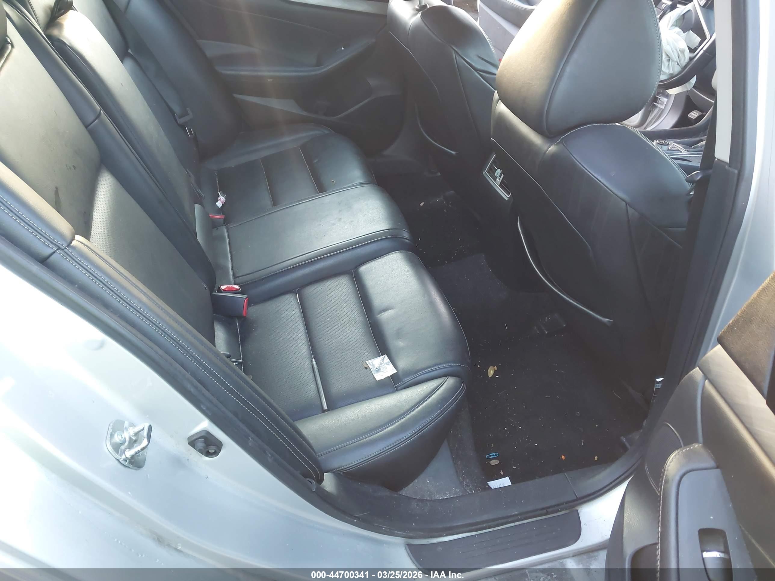 NISSAN MAXIMA image 8