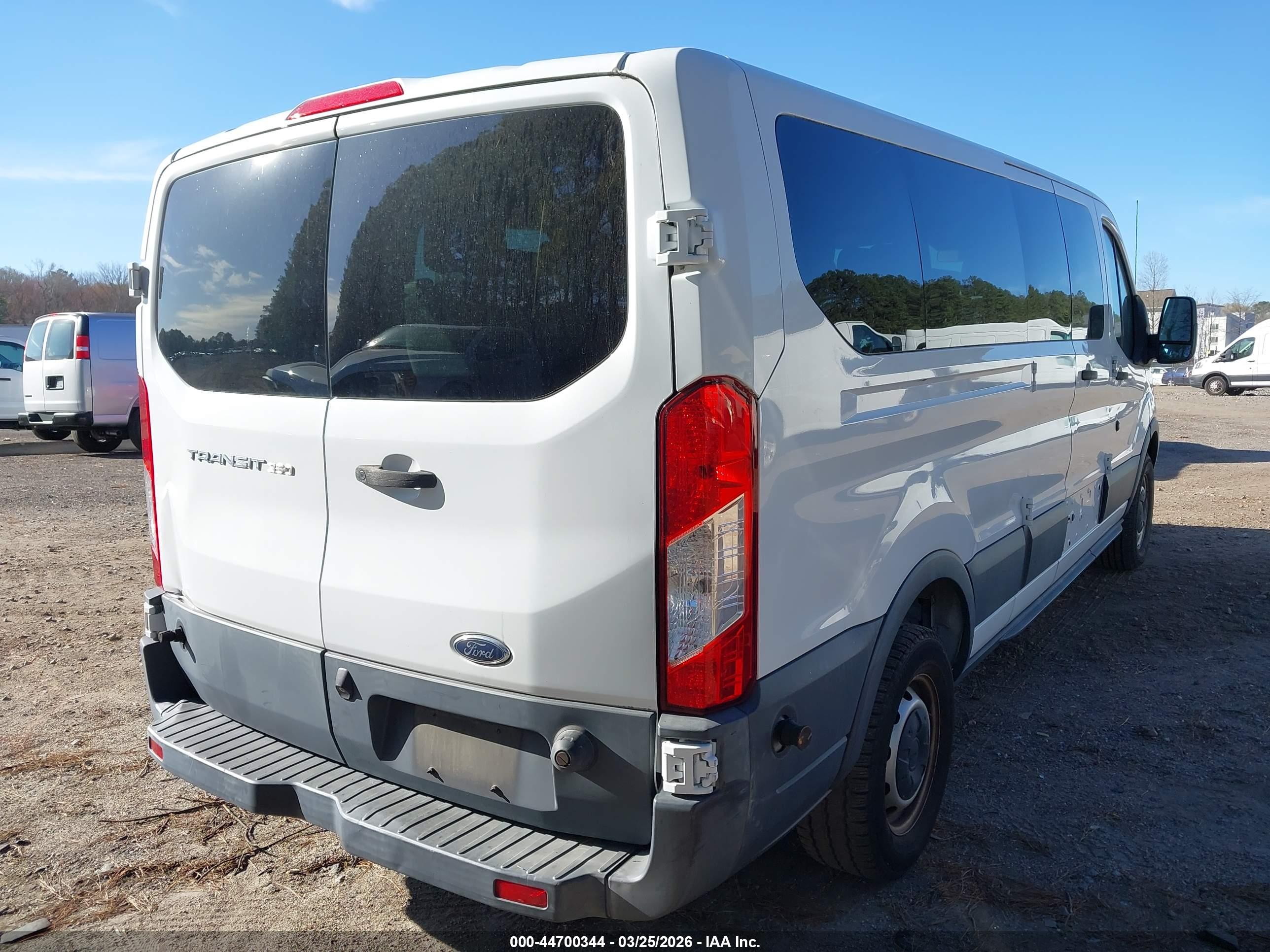 FORD TRANSIT-350 image 4
