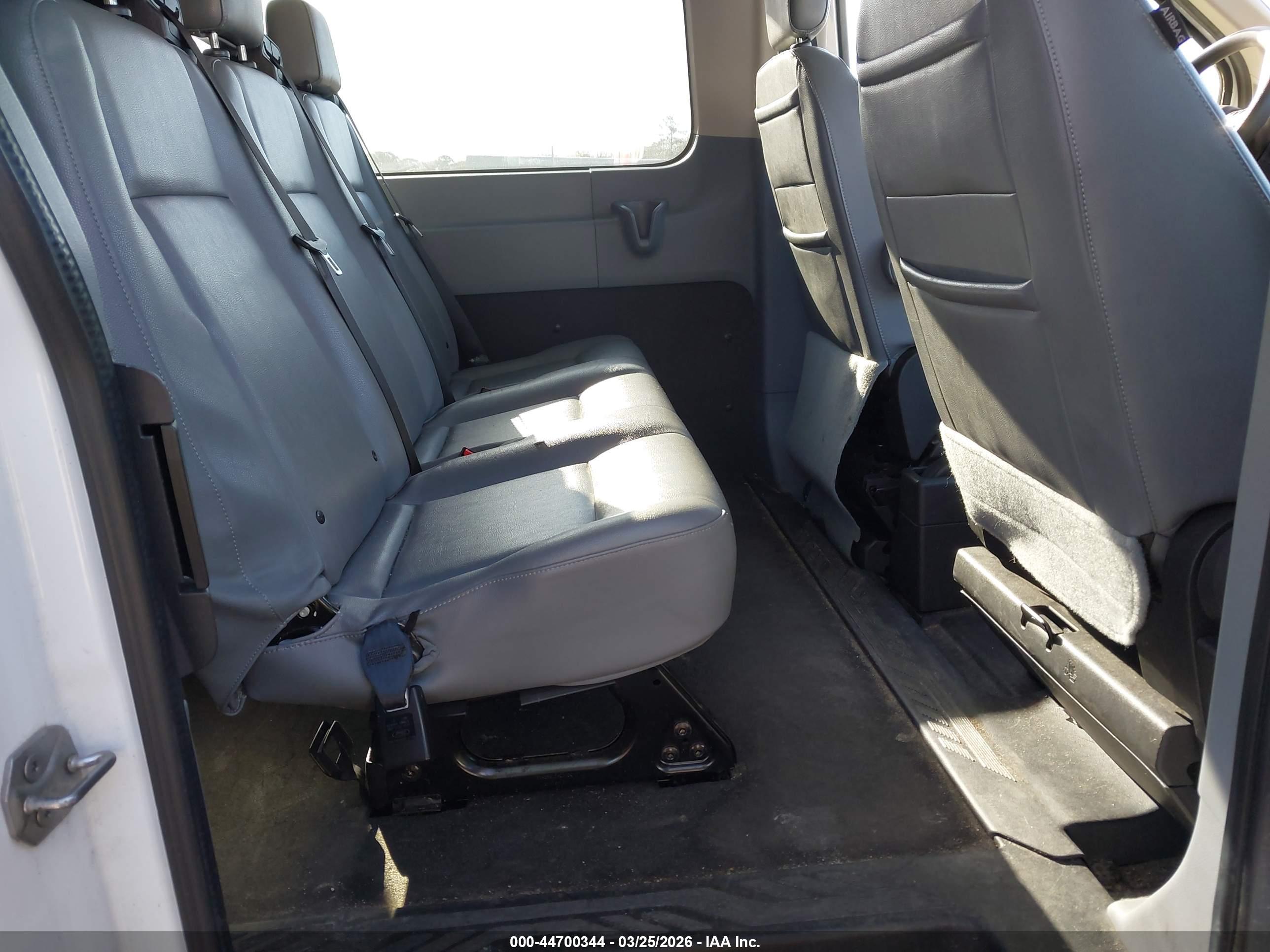 FORD TRANSIT-350 image 8