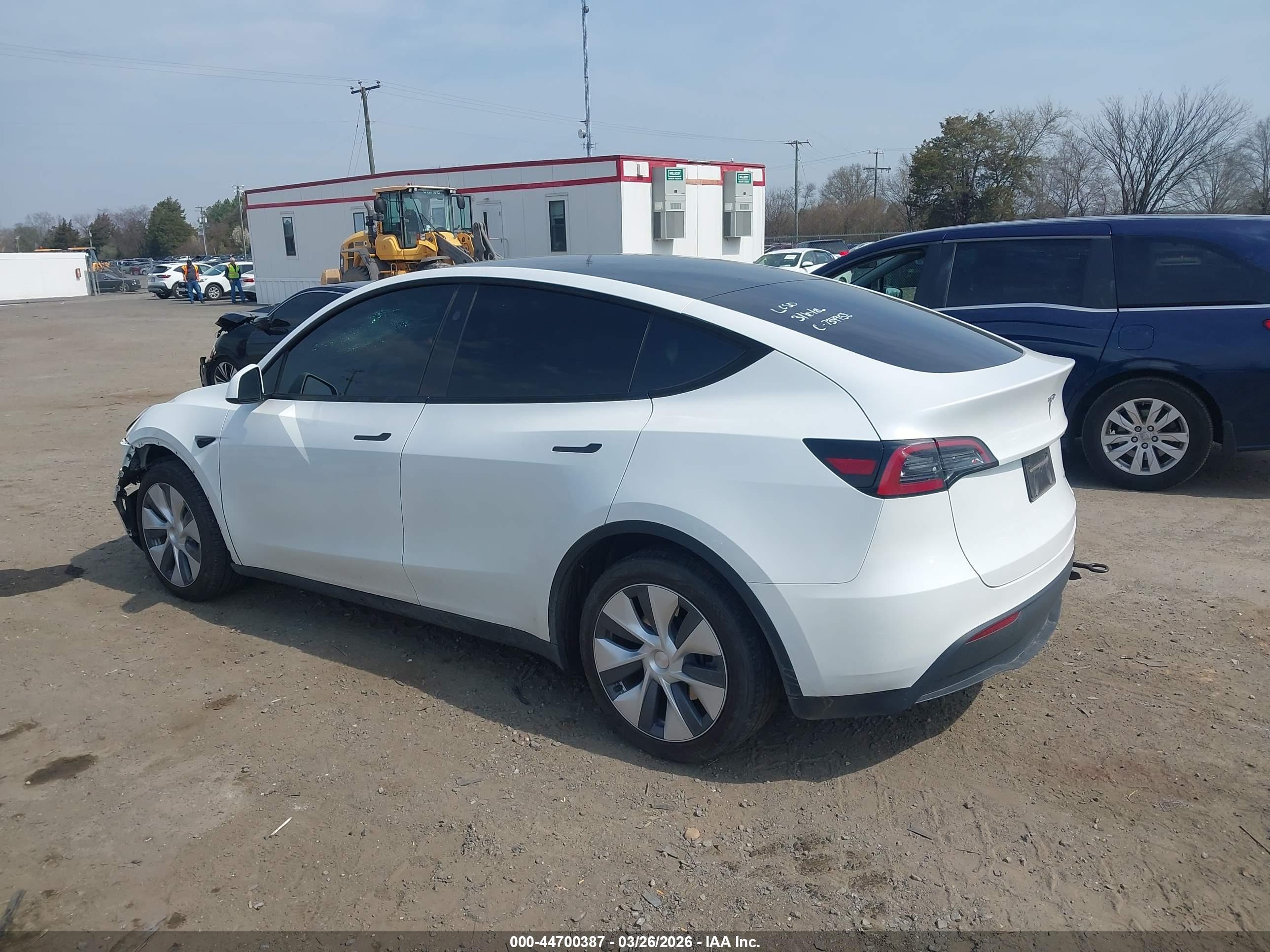 TESLA MODEL image 3