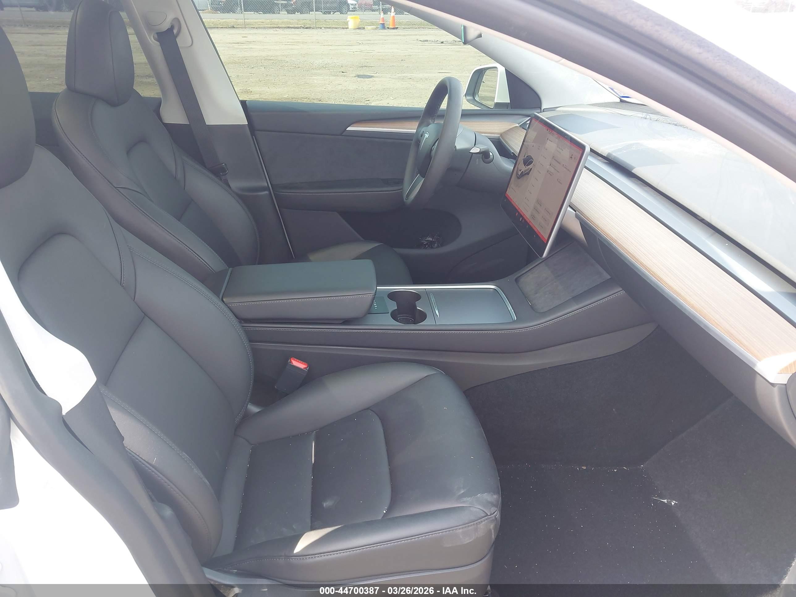 TESLA MODEL image 5
