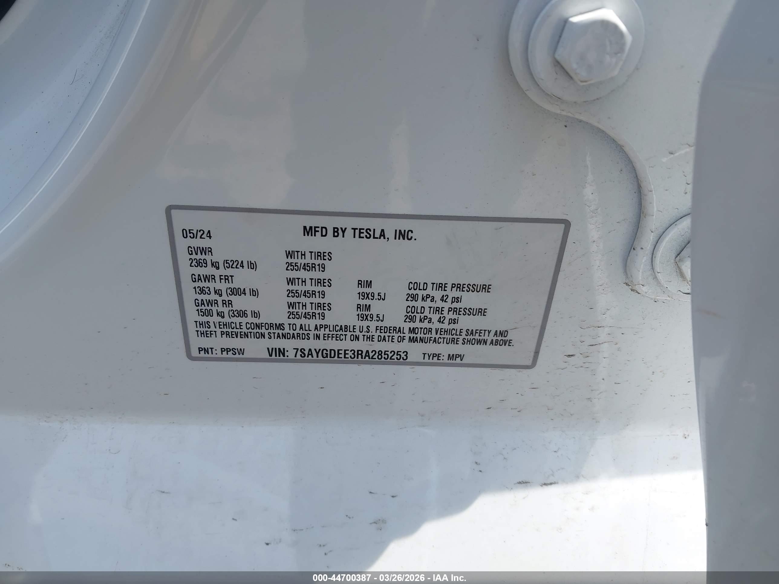 TESLA MODEL image 9