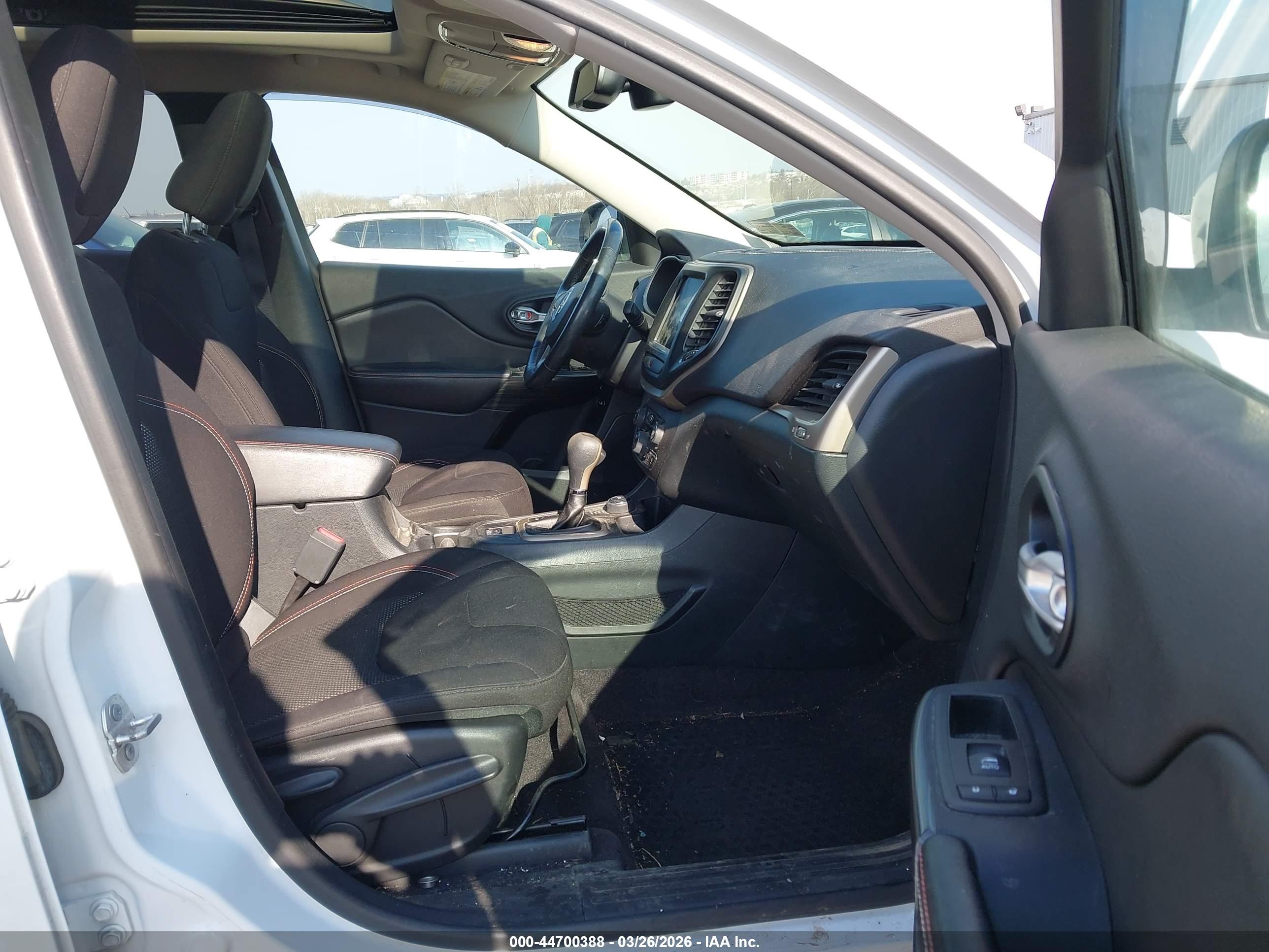 JEEP CHEROKEE image 5
