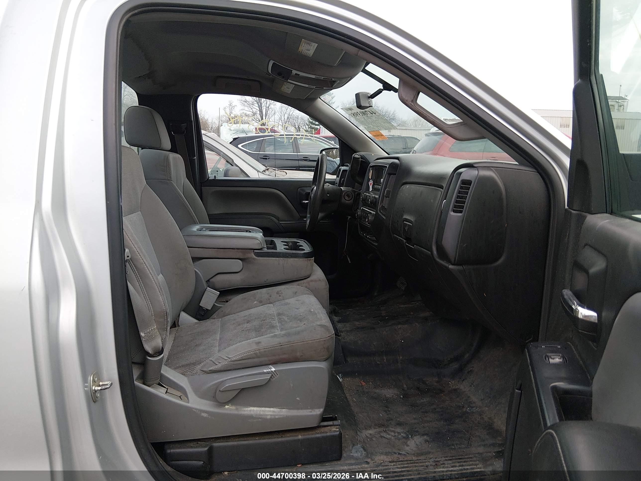 CHEVROLET SILVERADO image 5