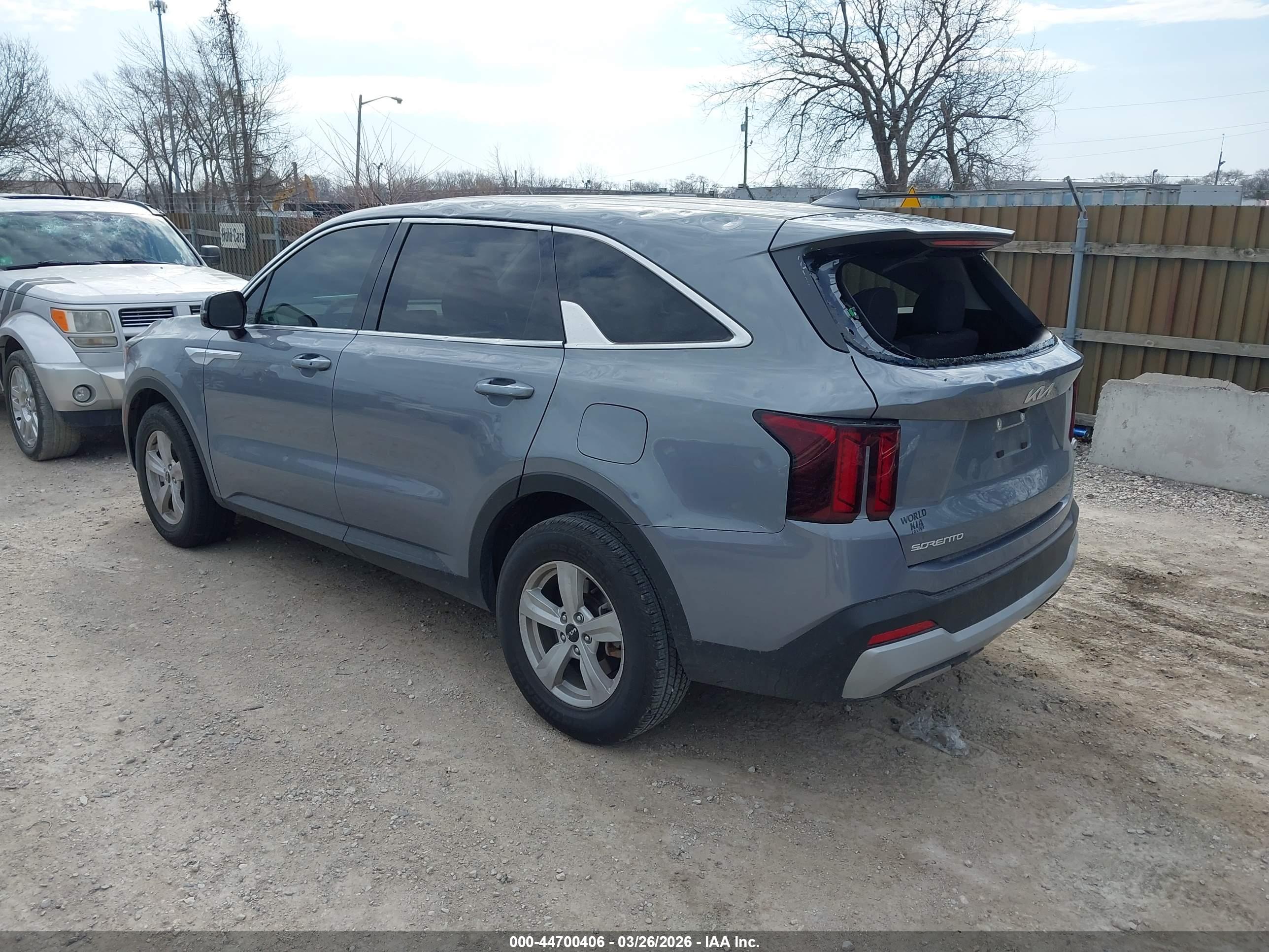 KIA SORENTO image 3