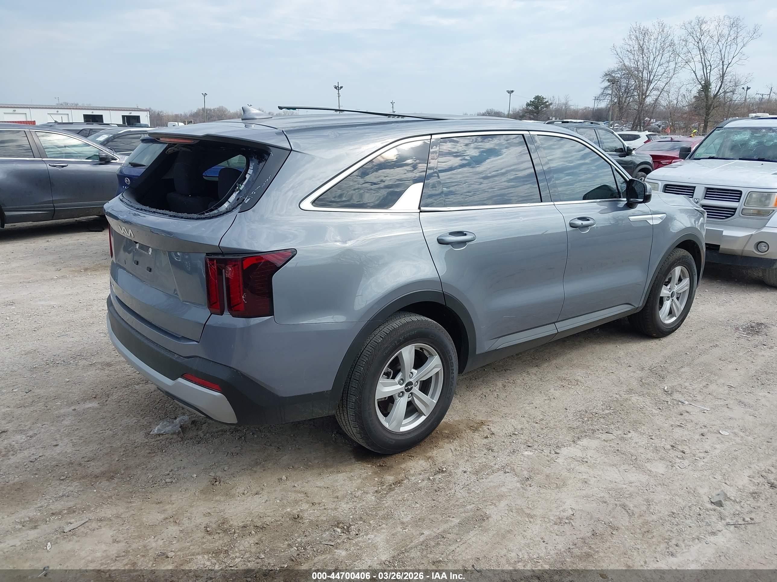 KIA SORENTO image 4
