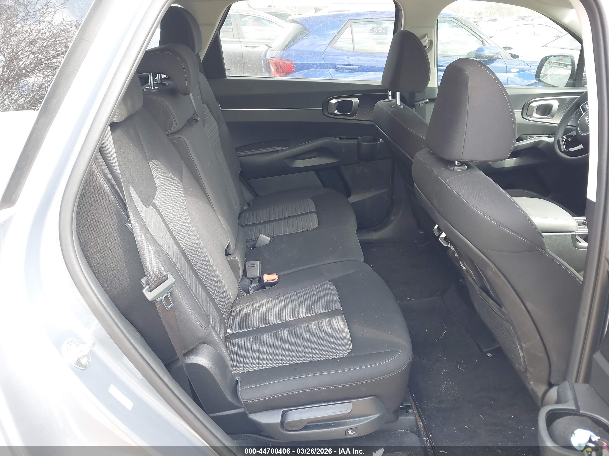 KIA SORENTO image 8