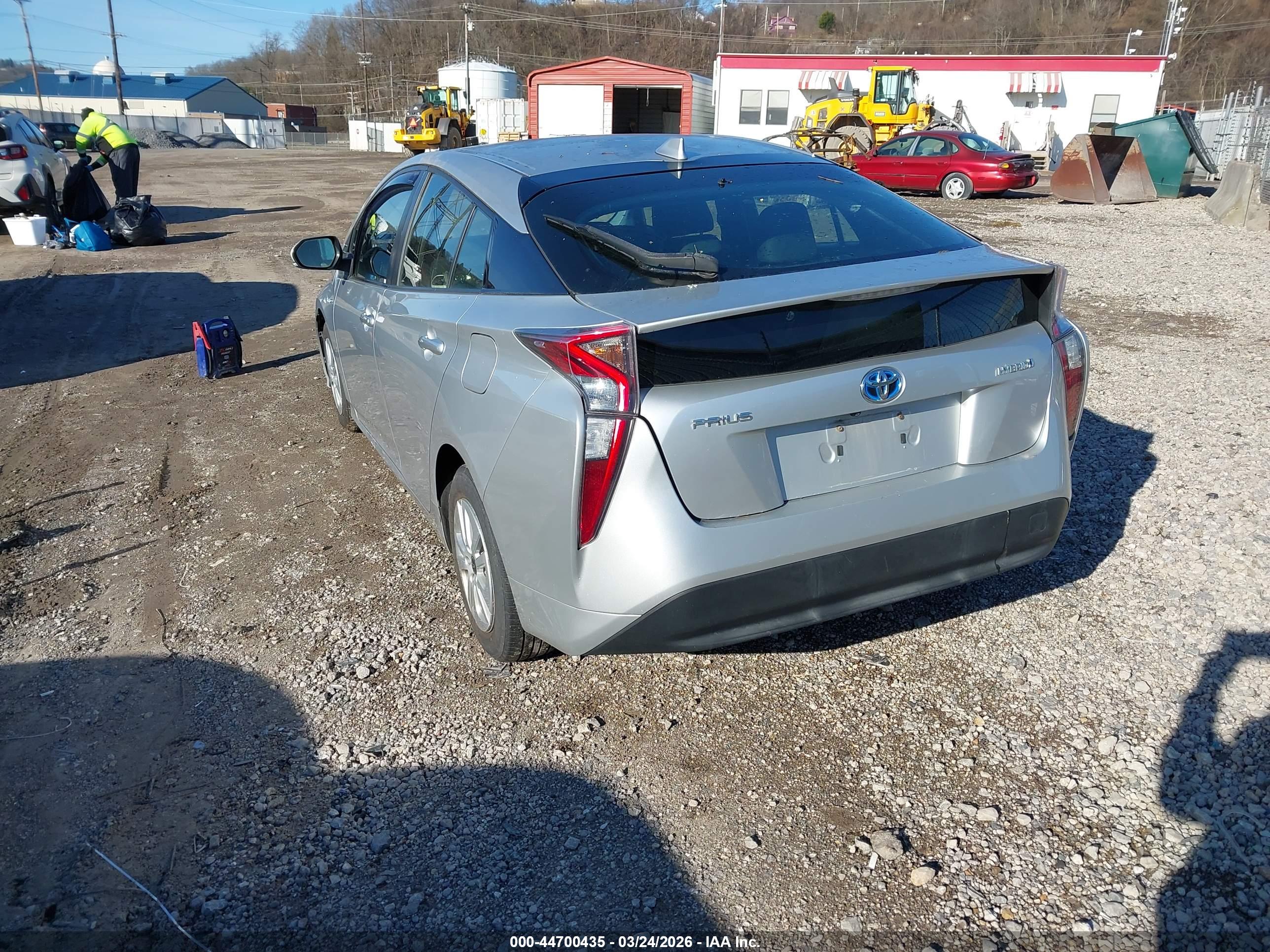 TOYOTA PRIUS image 3