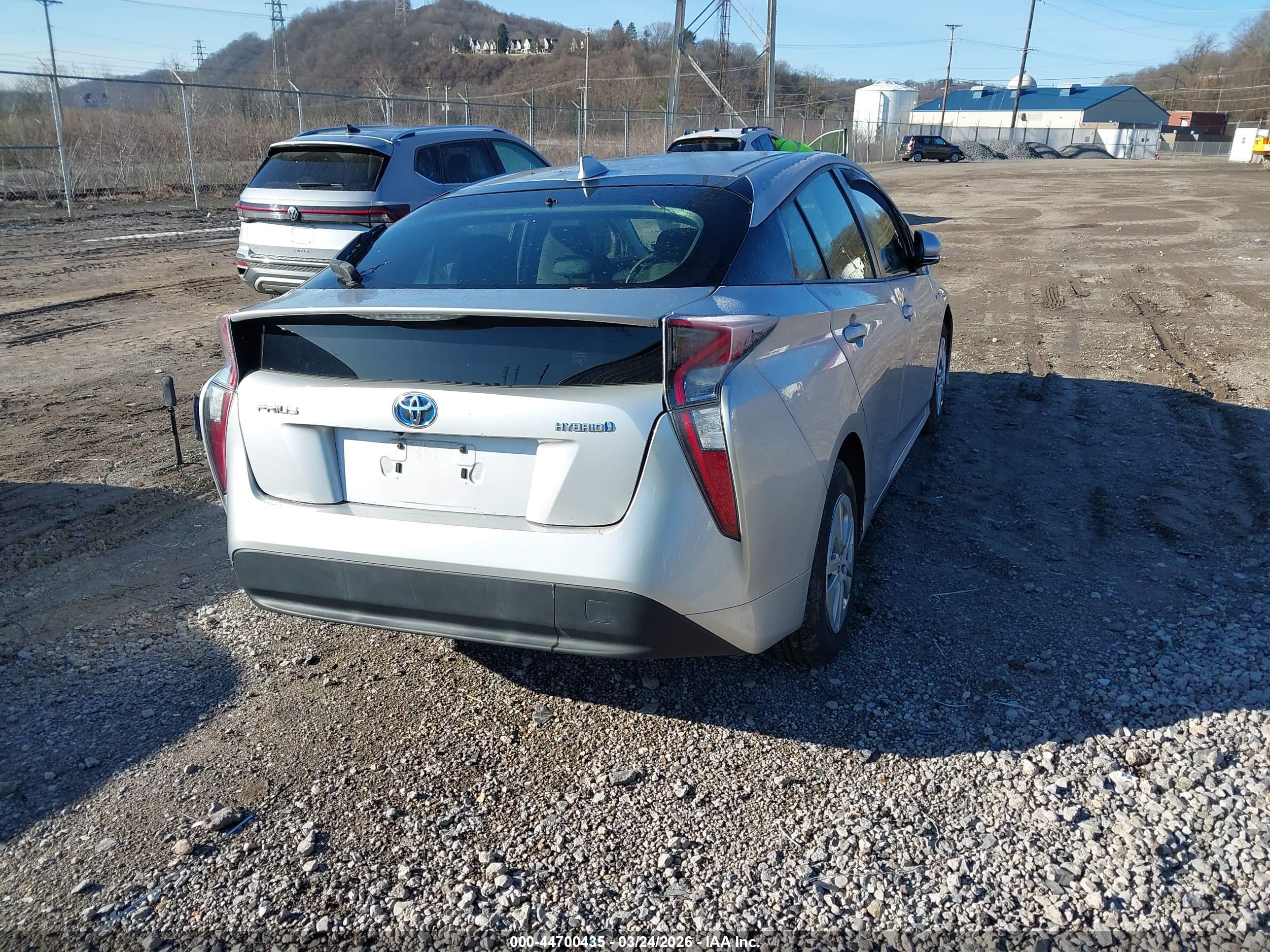 TOYOTA PRIUS image 4