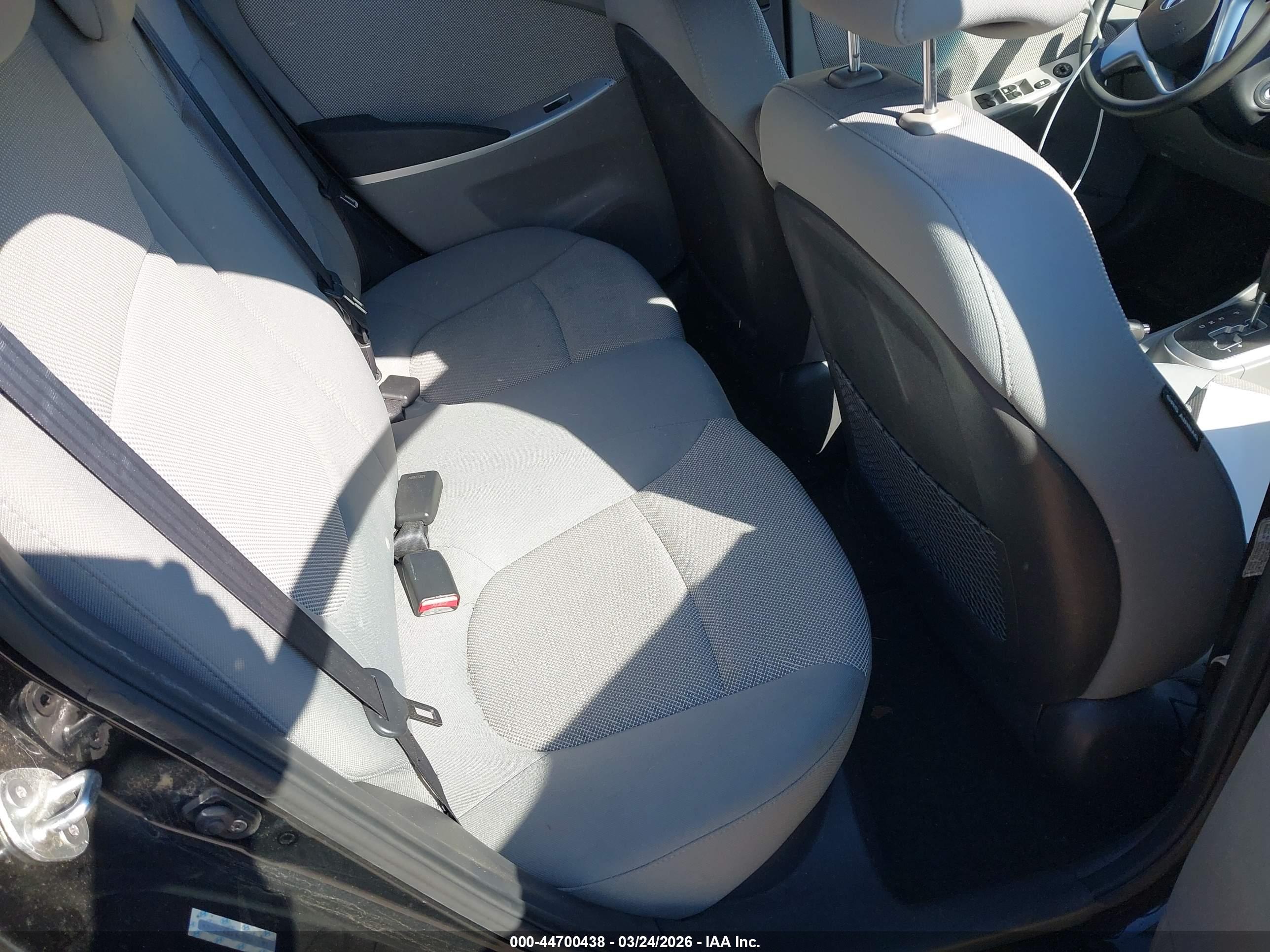 HYUNDAI ACCENT image 8
