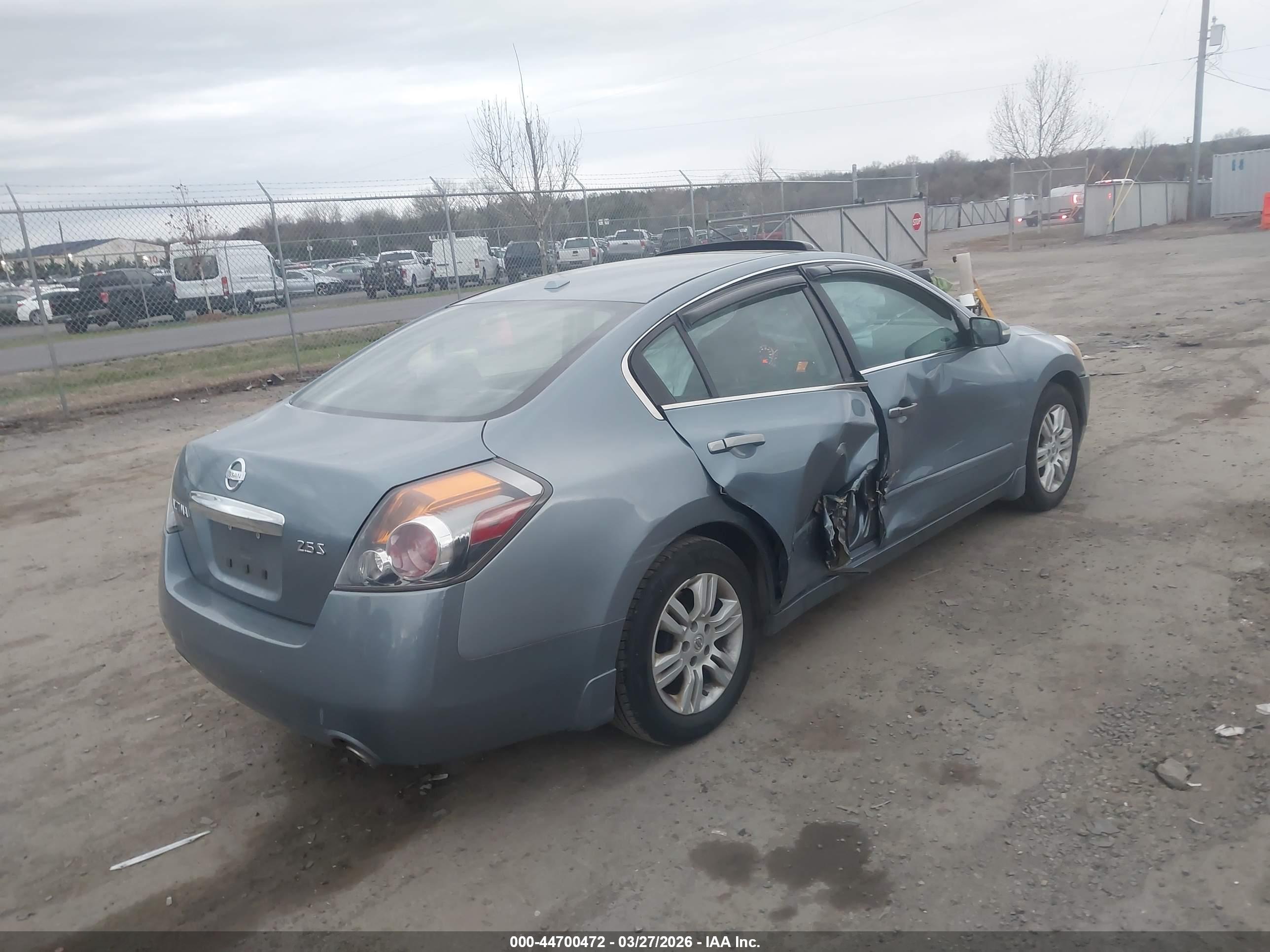 NISSAN ALTIMA image 4