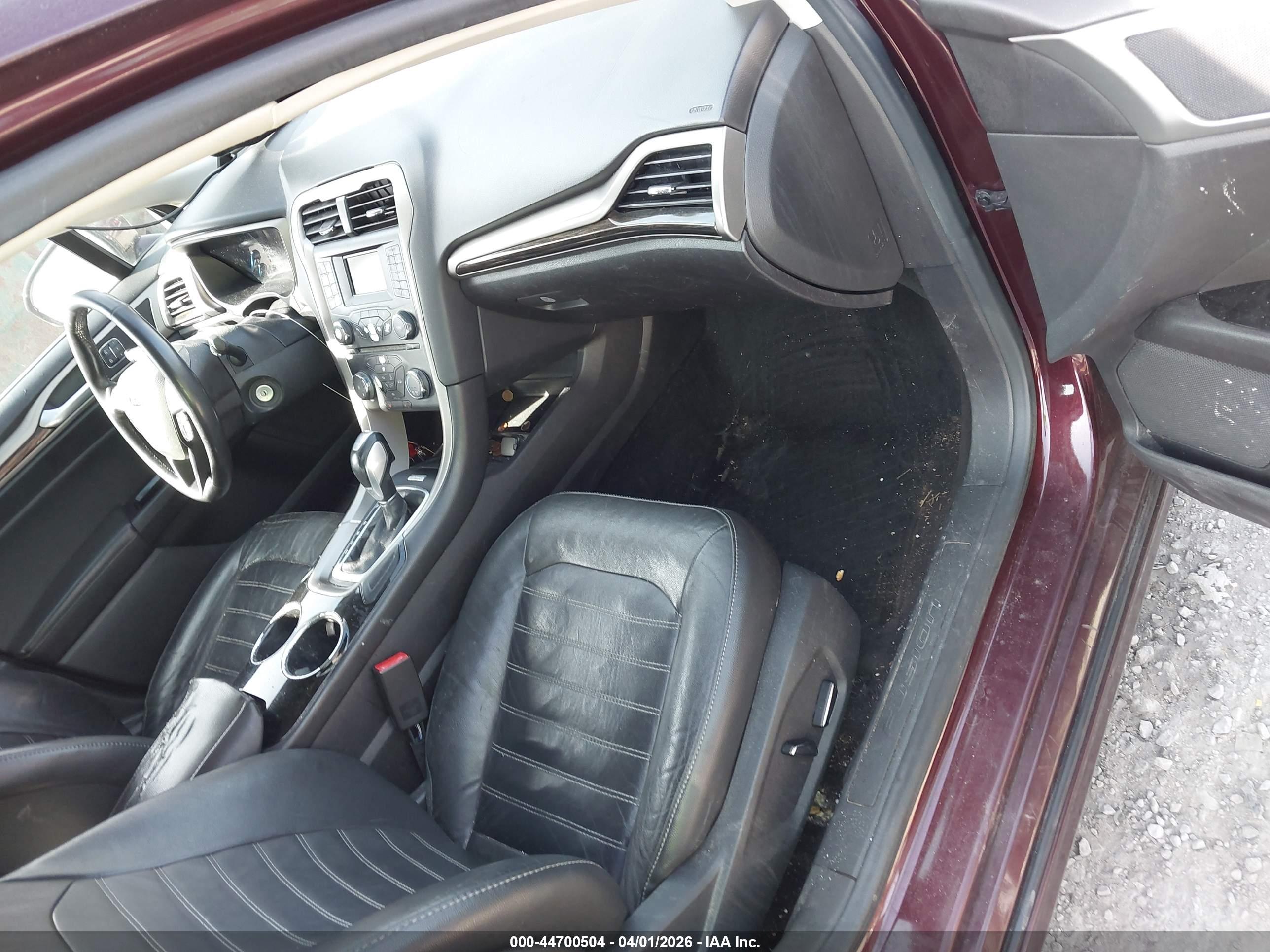 FORD FUSION image 5