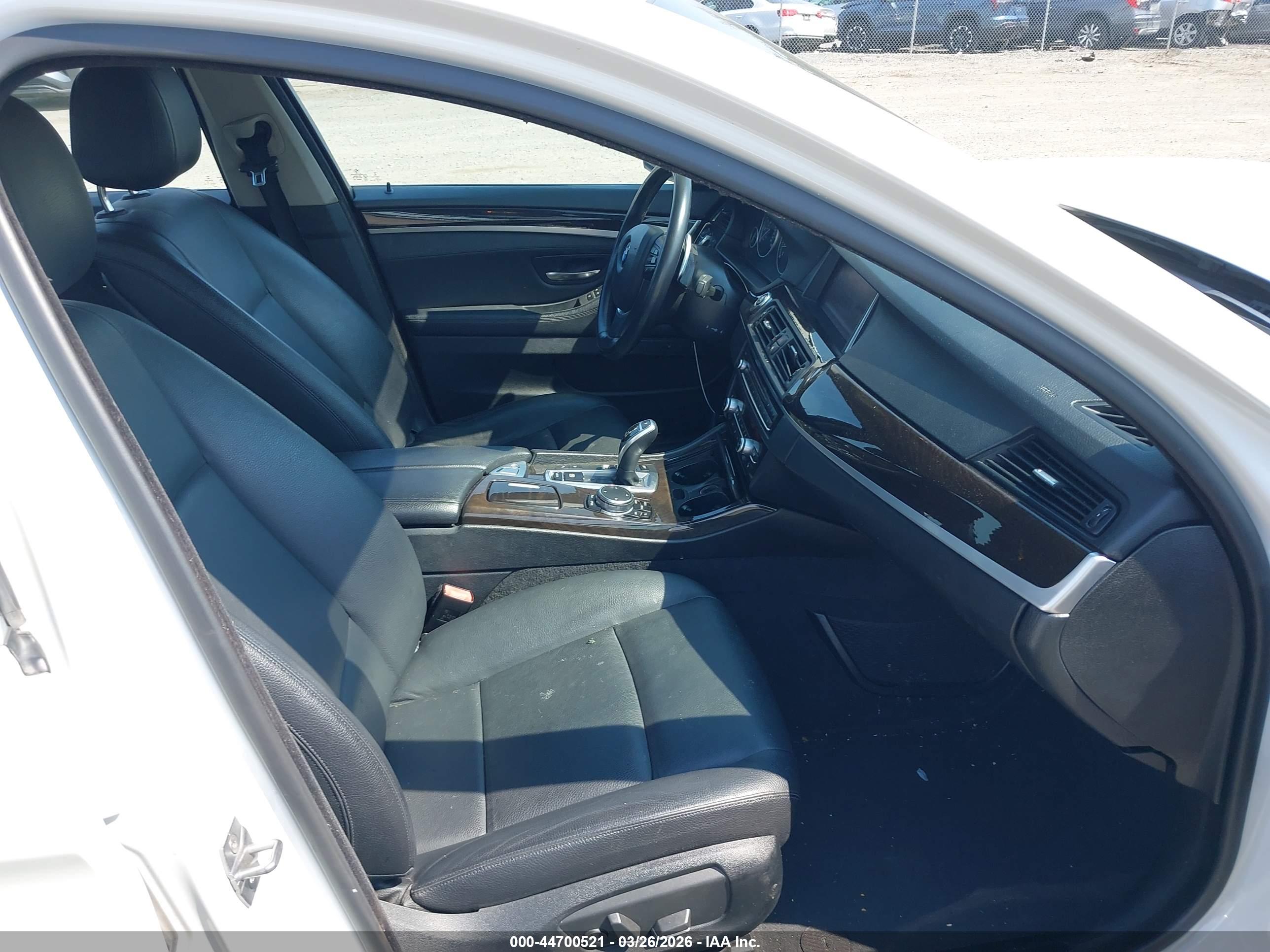 BMW 528I image 5