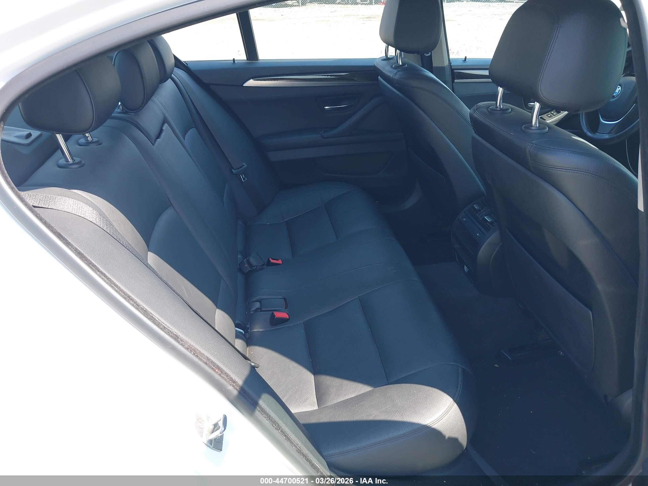 BMW 528I image 8