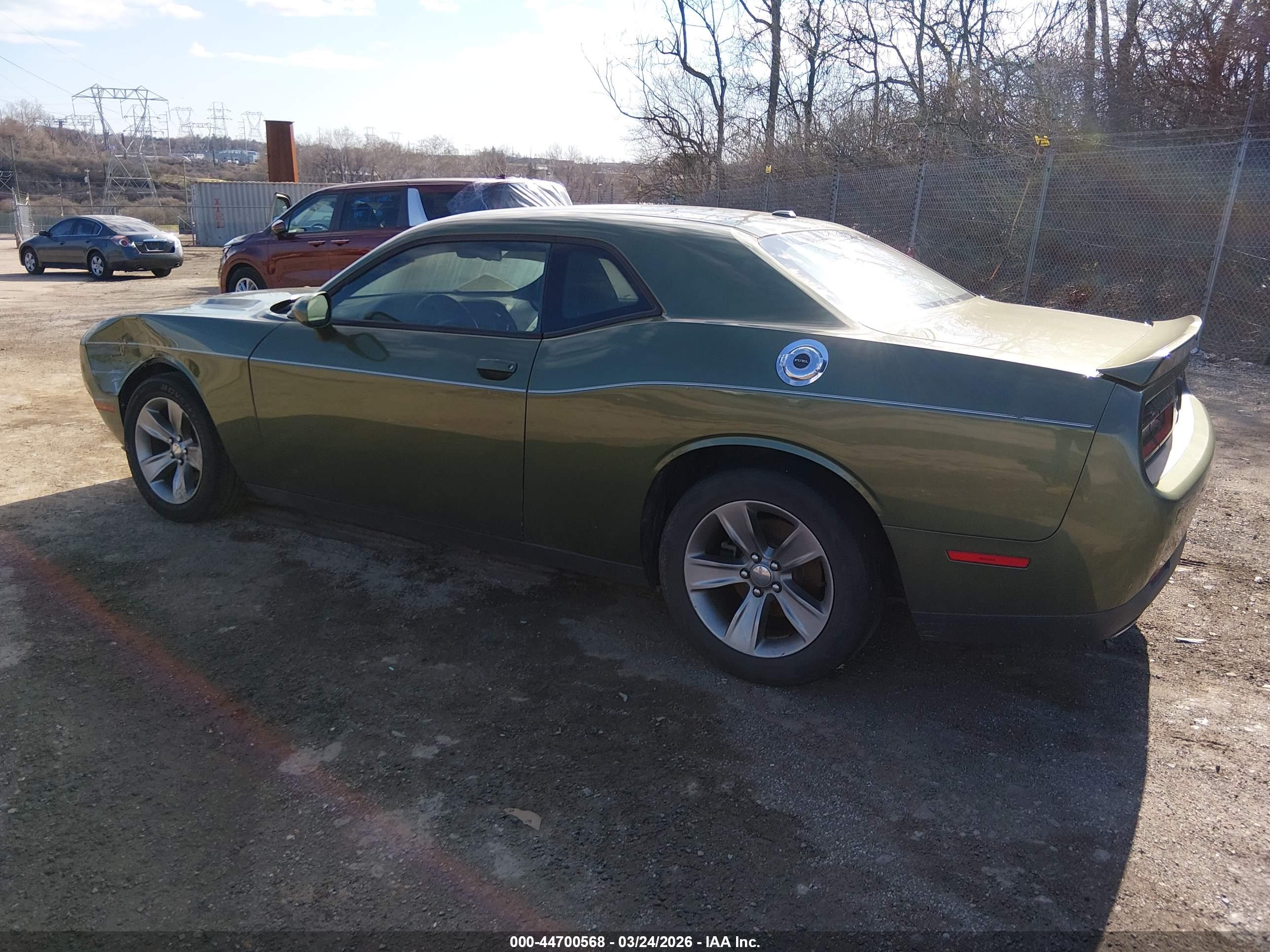DODGE CHALLENGER image 3