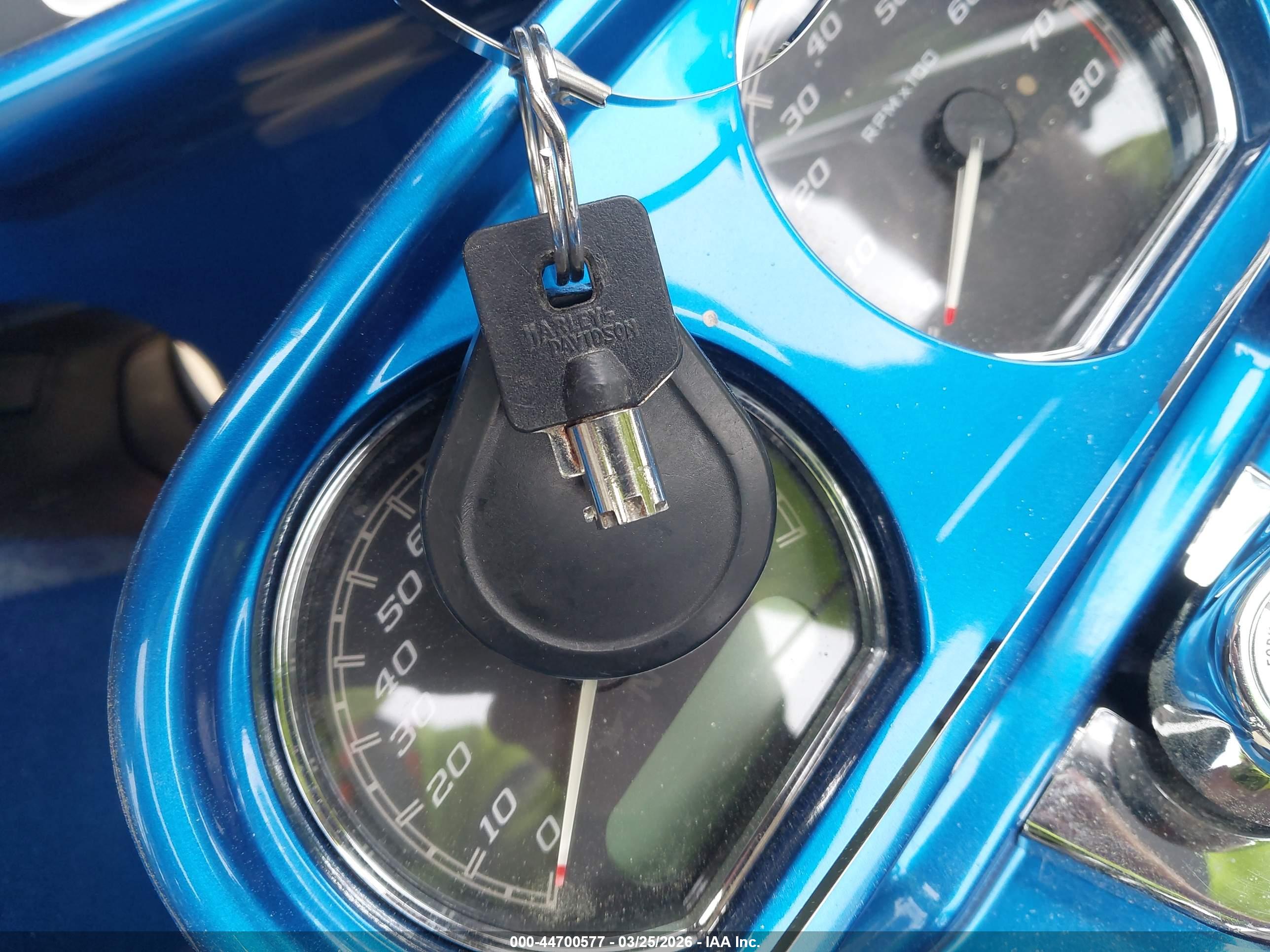 HARLEY-DAVIDSON FLTRU image 11