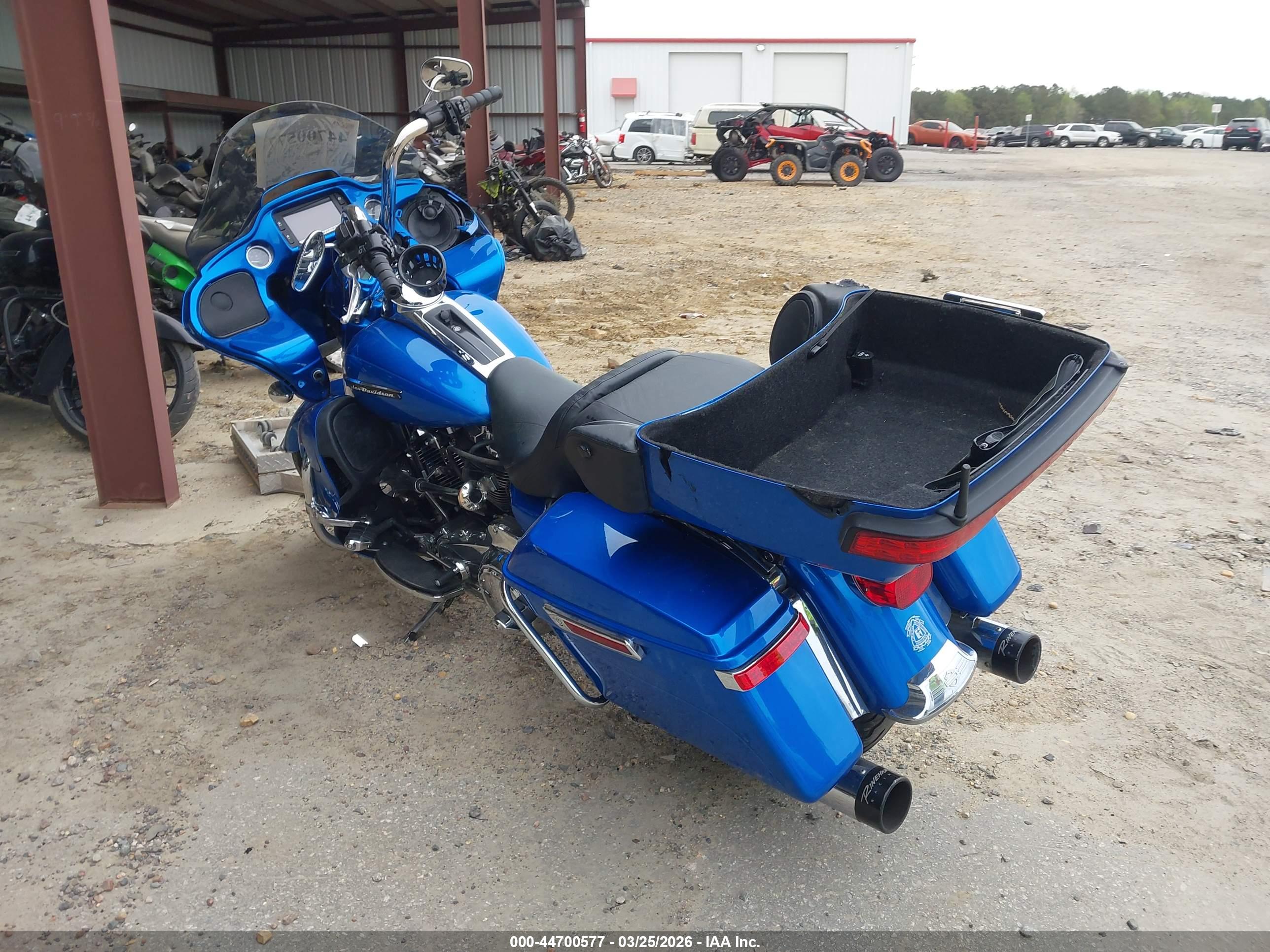 HARLEY-DAVIDSON FLTRU image 3
