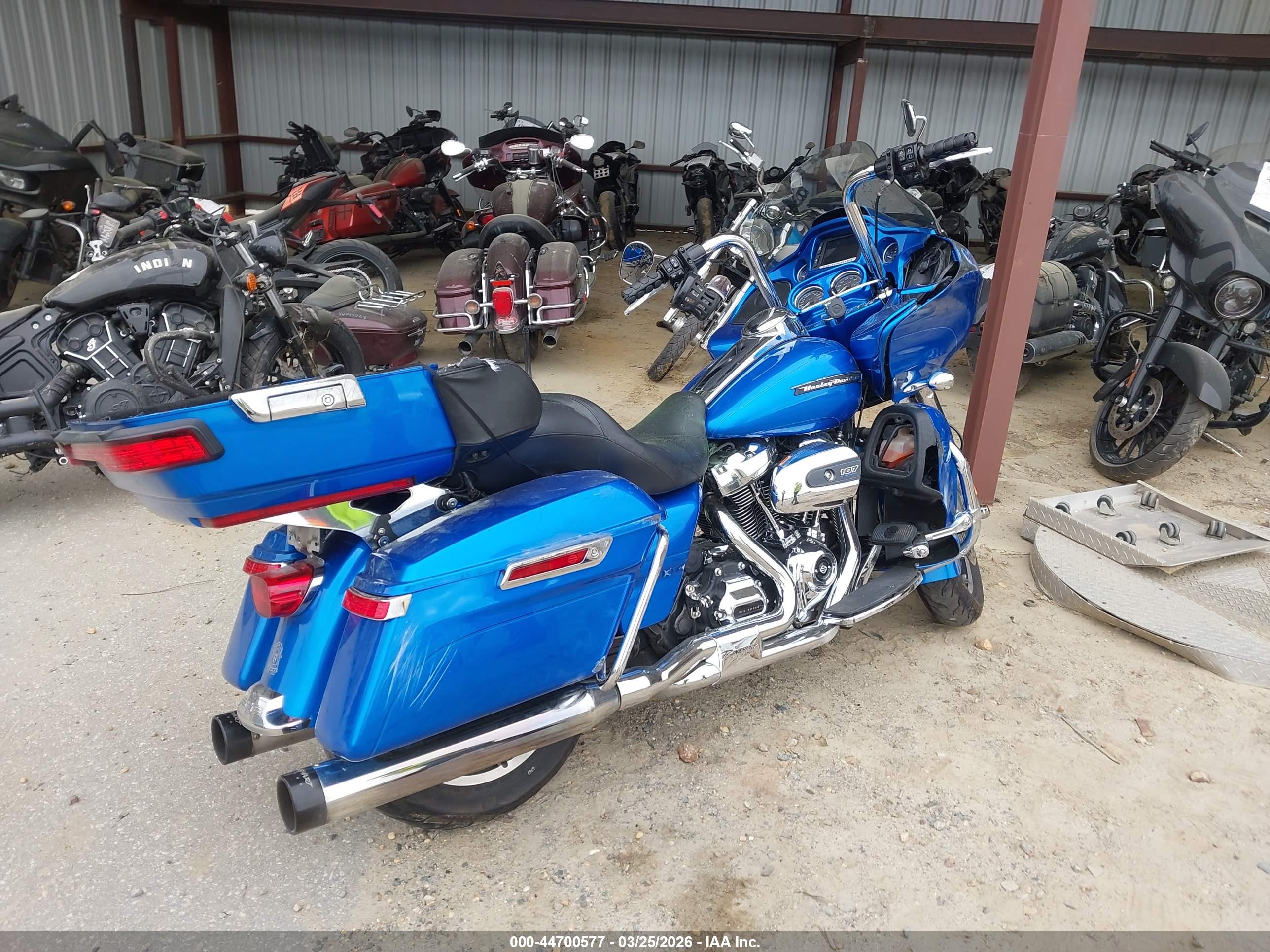HARLEY-DAVIDSON FLTRU image 4