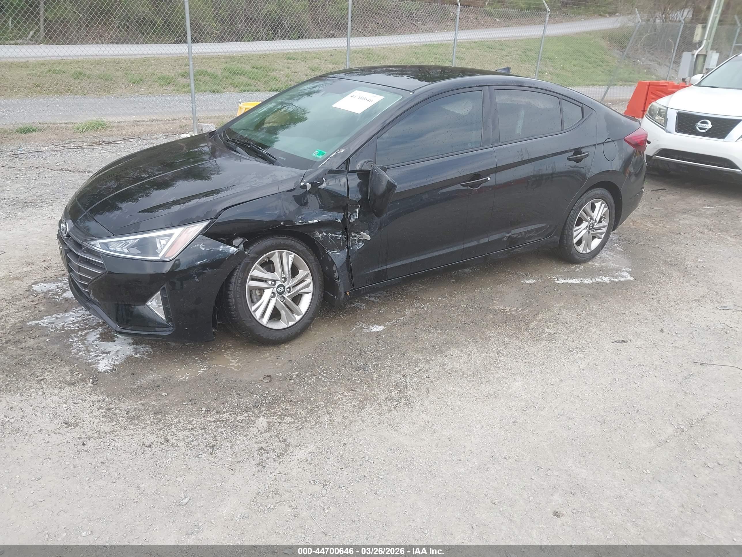 HYUNDAI ELANTRA image 2