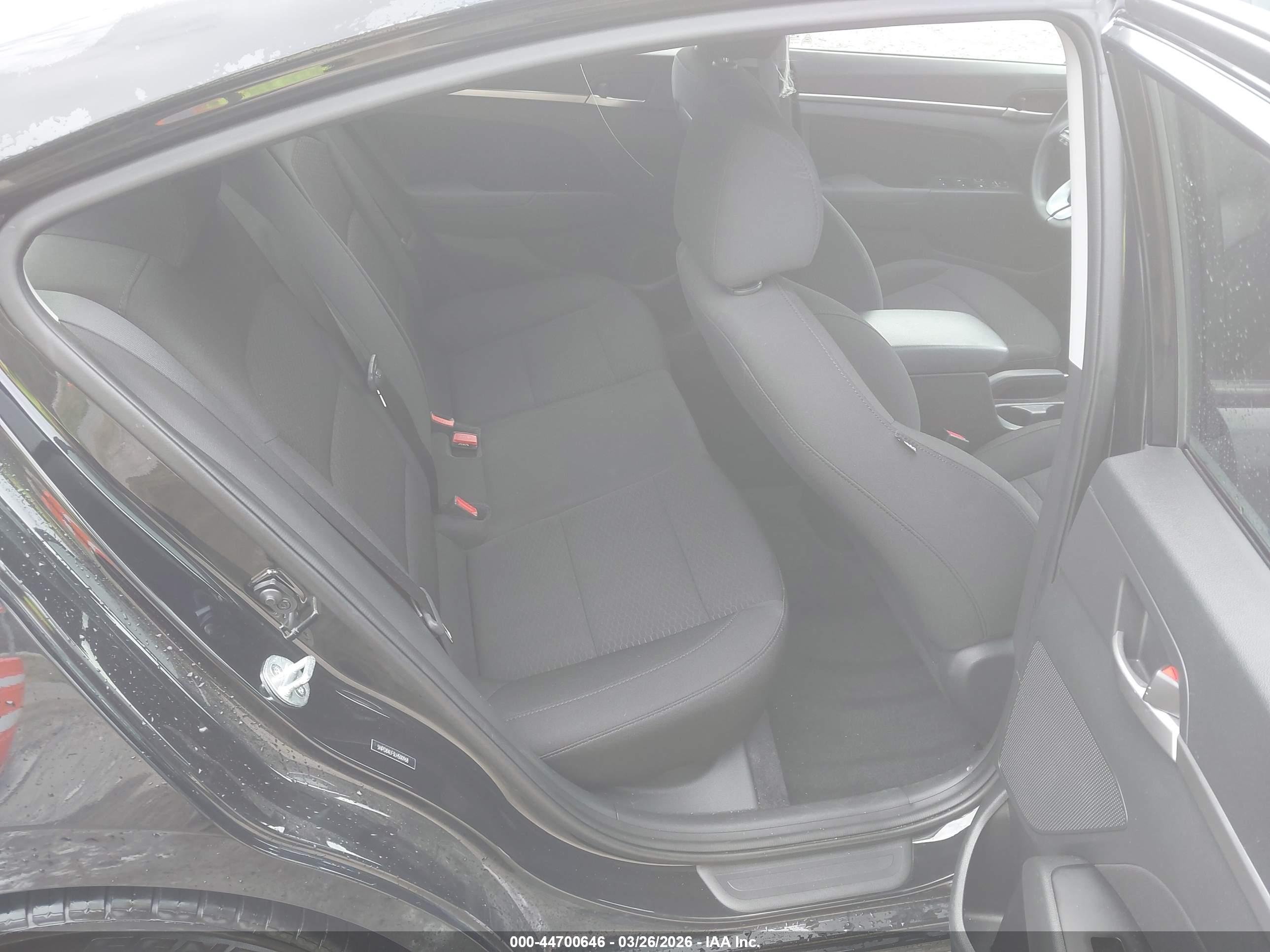 HYUNDAI ELANTRA image 8
