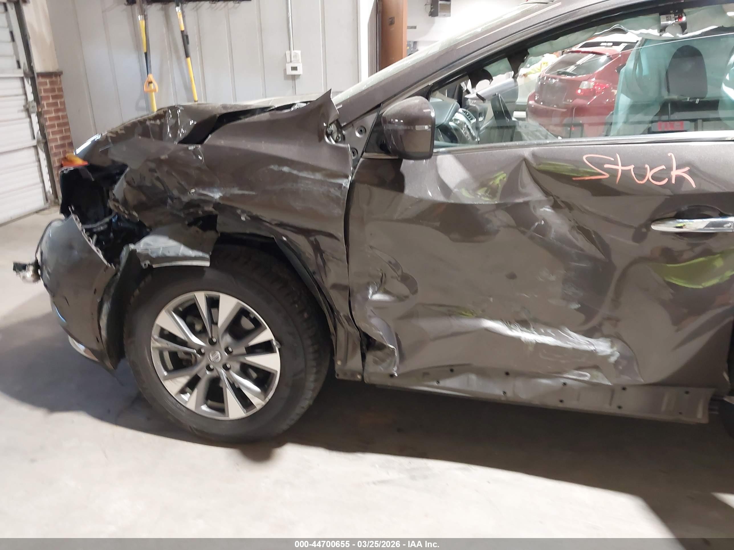 NISSAN MURANO image 6