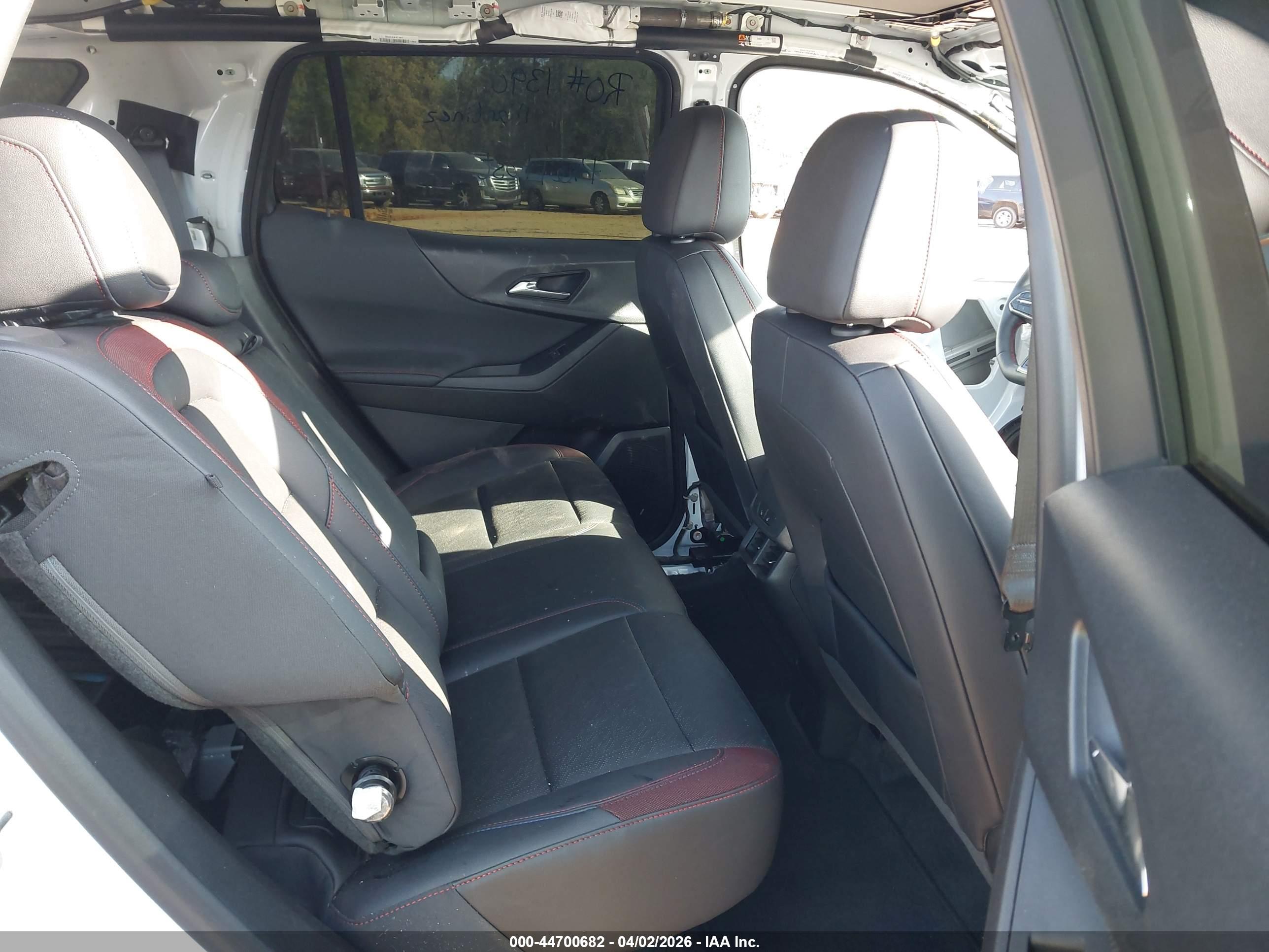 CHEVROLET EQUINOX image 8