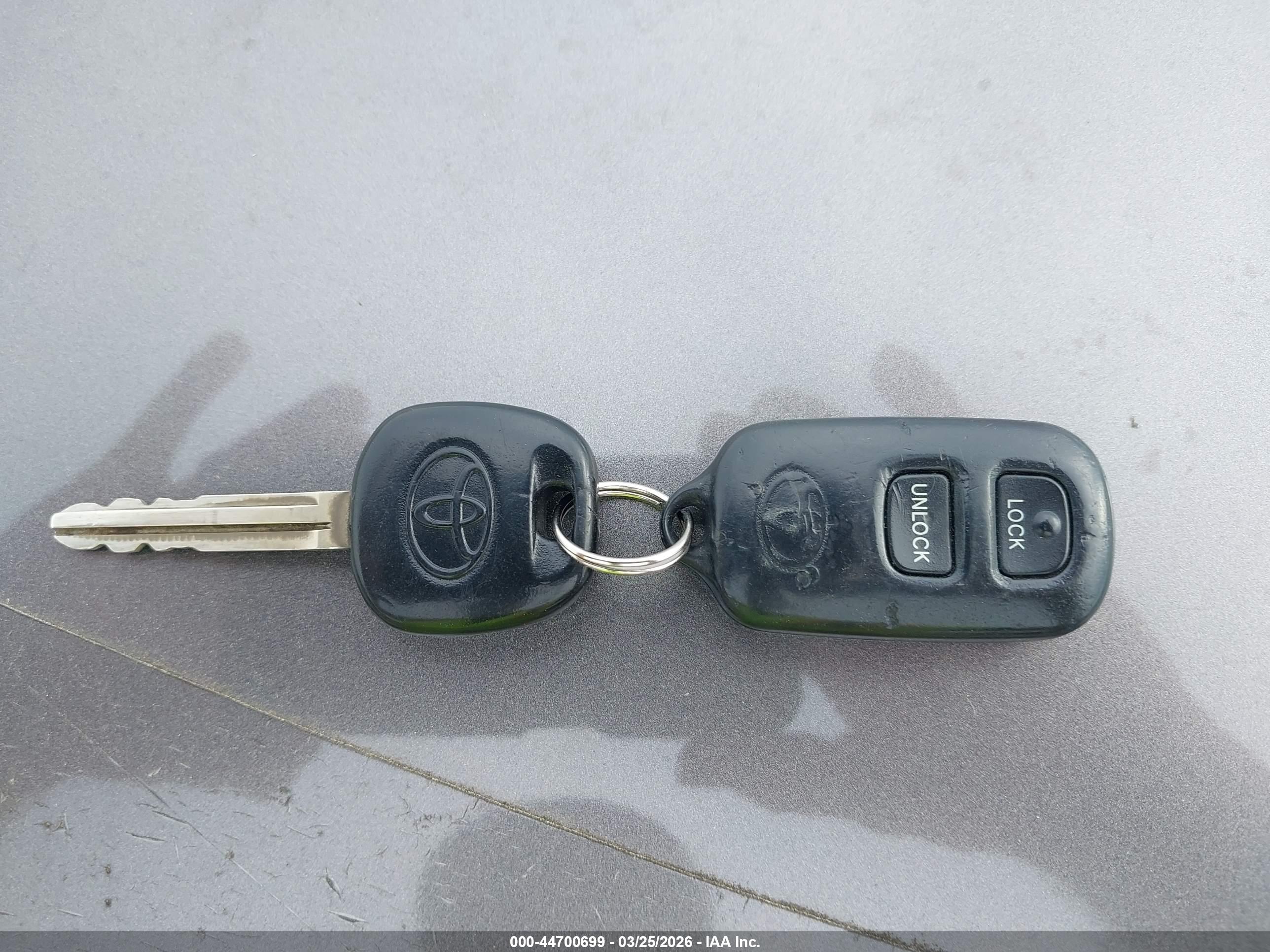 TOYOTA RAV4 image 11